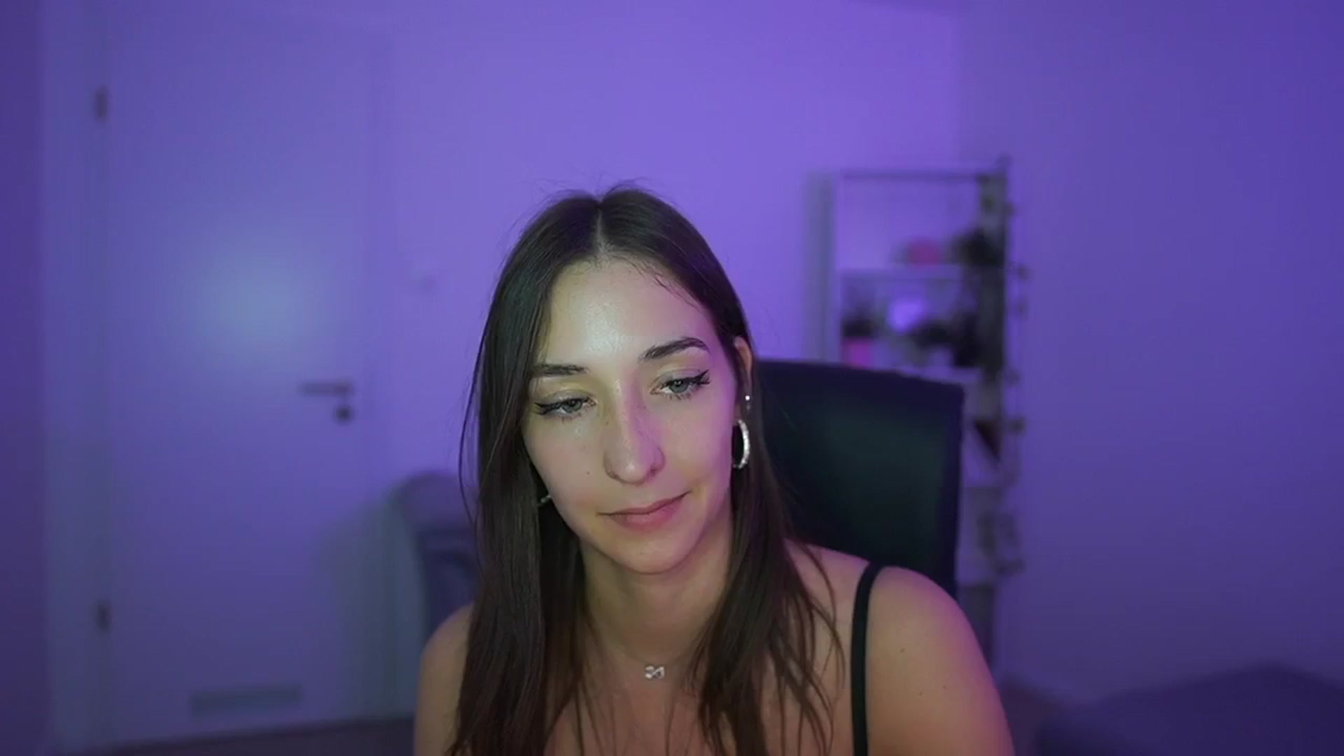 Gallery image thumbnail from Brunettte_18's myfreecams stream on, 04/16/2026, 23:07 image 20 of 20