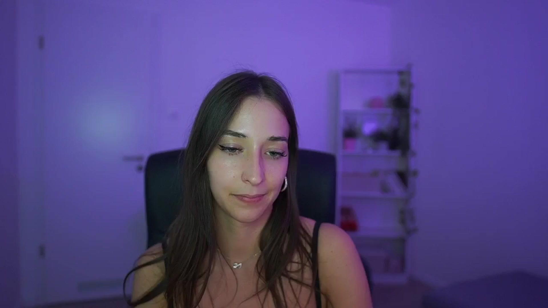 Gallery image thumbnail from Brunettte_18's myfreecams stream on, 04/16/2026, 23:07 image 2 of 20