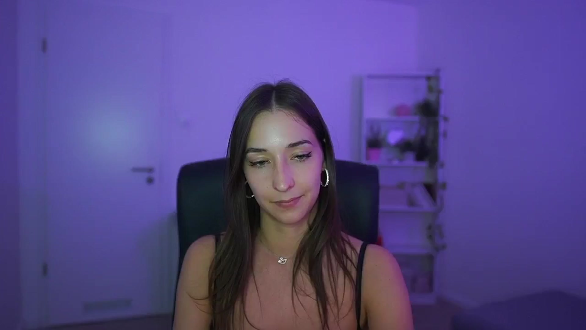 Gallery image thumbnail from Brunettte_18's myfreecams stream on, 04/16/2026, 23:07 image 9 of 20