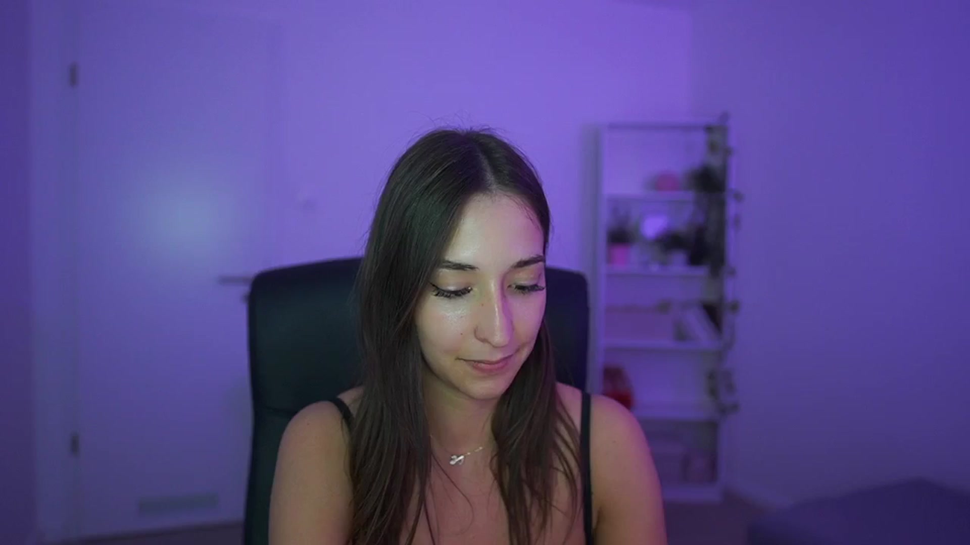 Gallery image thumbnail from Brunettte_18's myfreecams stream on, 04/16/2026, 23:07 image 4 of 20