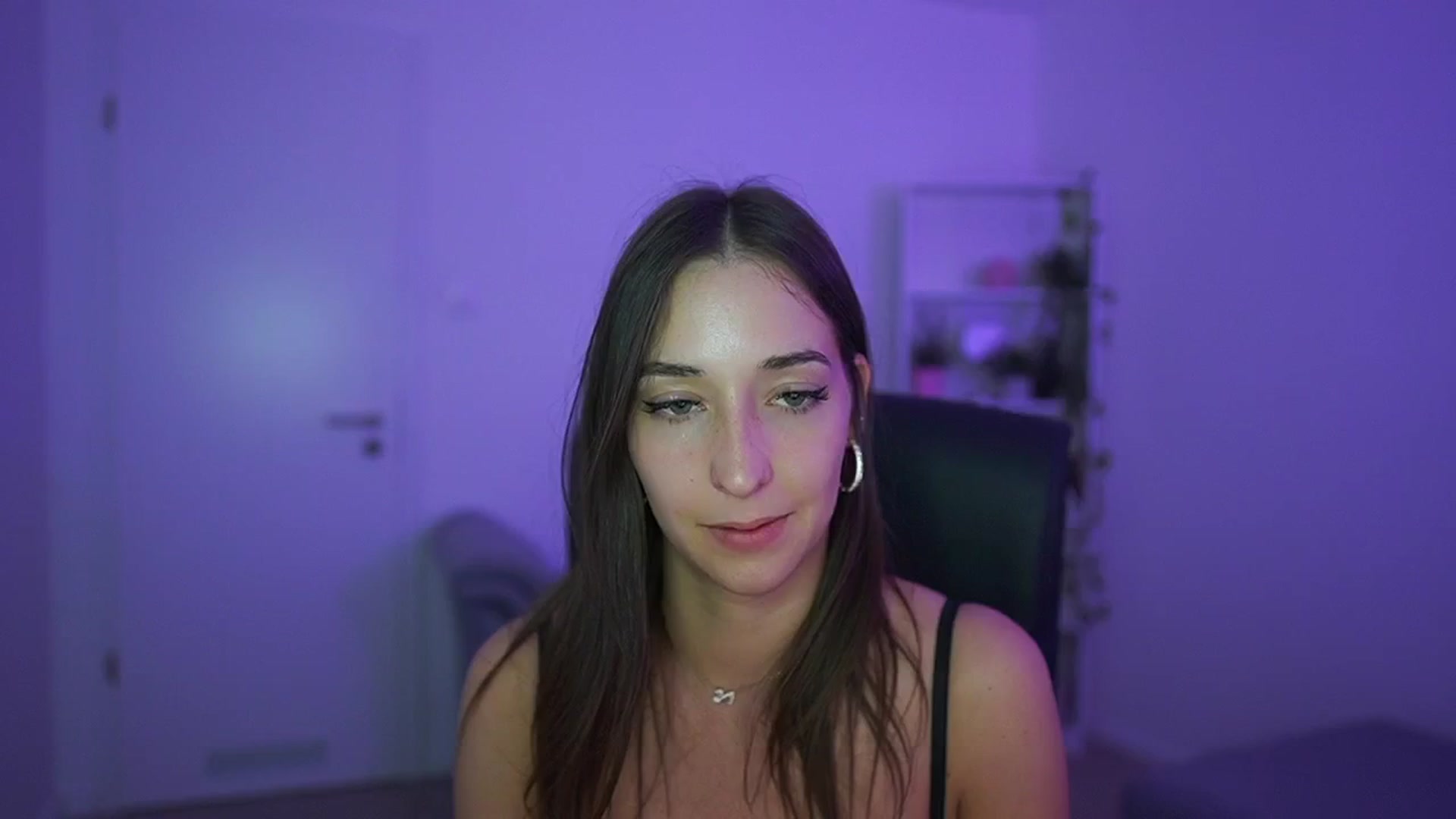 Gallery image thumbnail from Brunettte_18's myfreecams stream on, 04/16/2026, 23:07 image 19 of 20