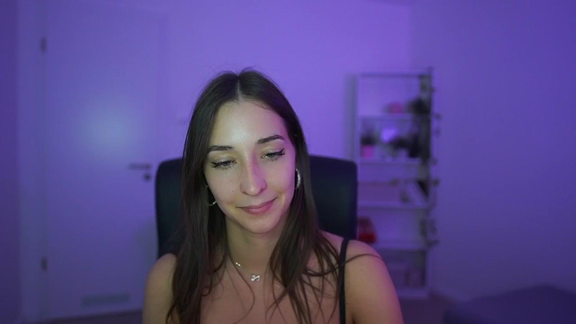 Gallery image thumbnail from Brunettte_18's myfreecams stream on, 04/16/2026, 23:07 image 1 of 20