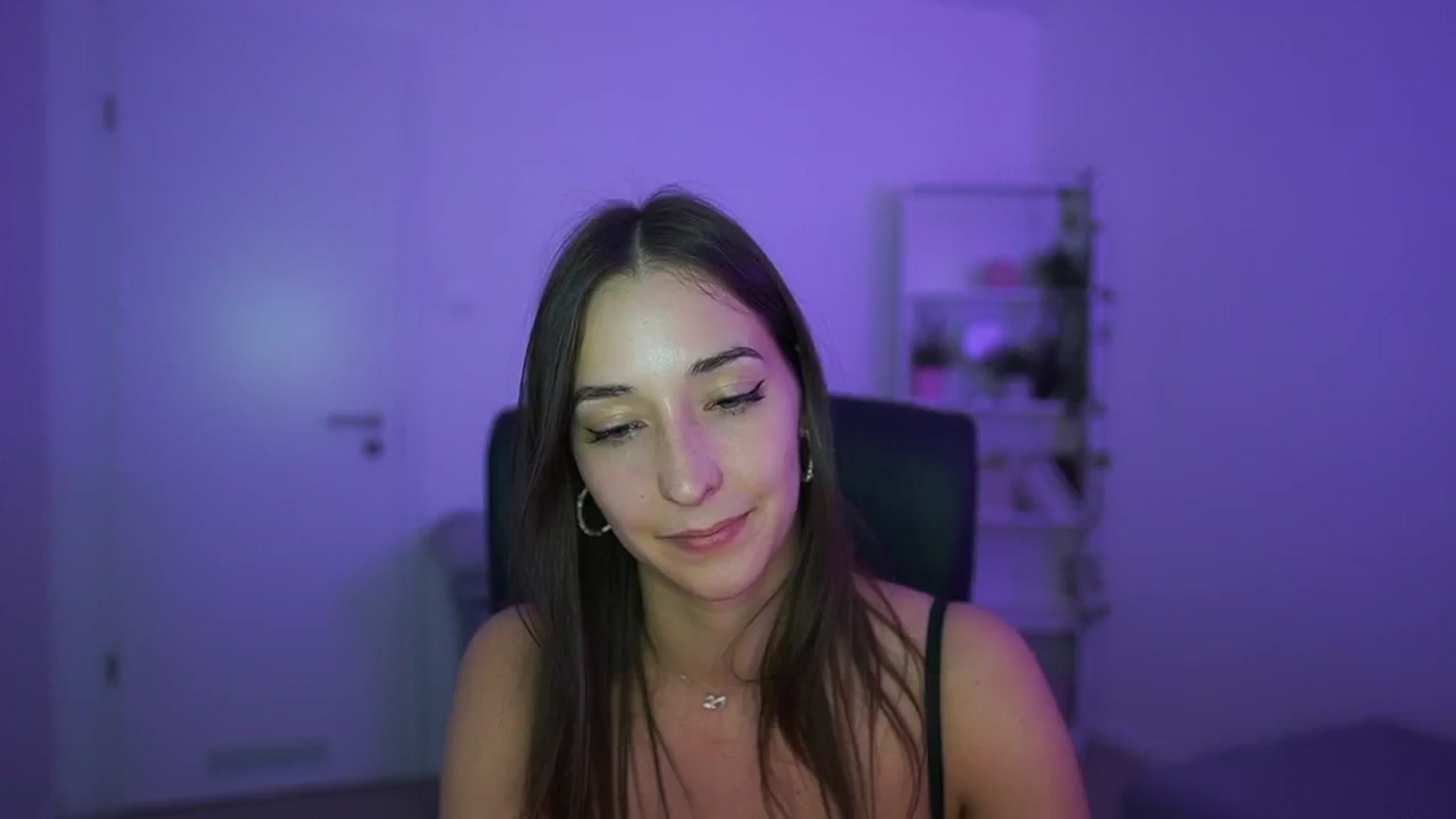 Gallery image thumbnail from Brunettte_18's myfreecams stream on, 04/16/2026, 23:07 image 14 of 20