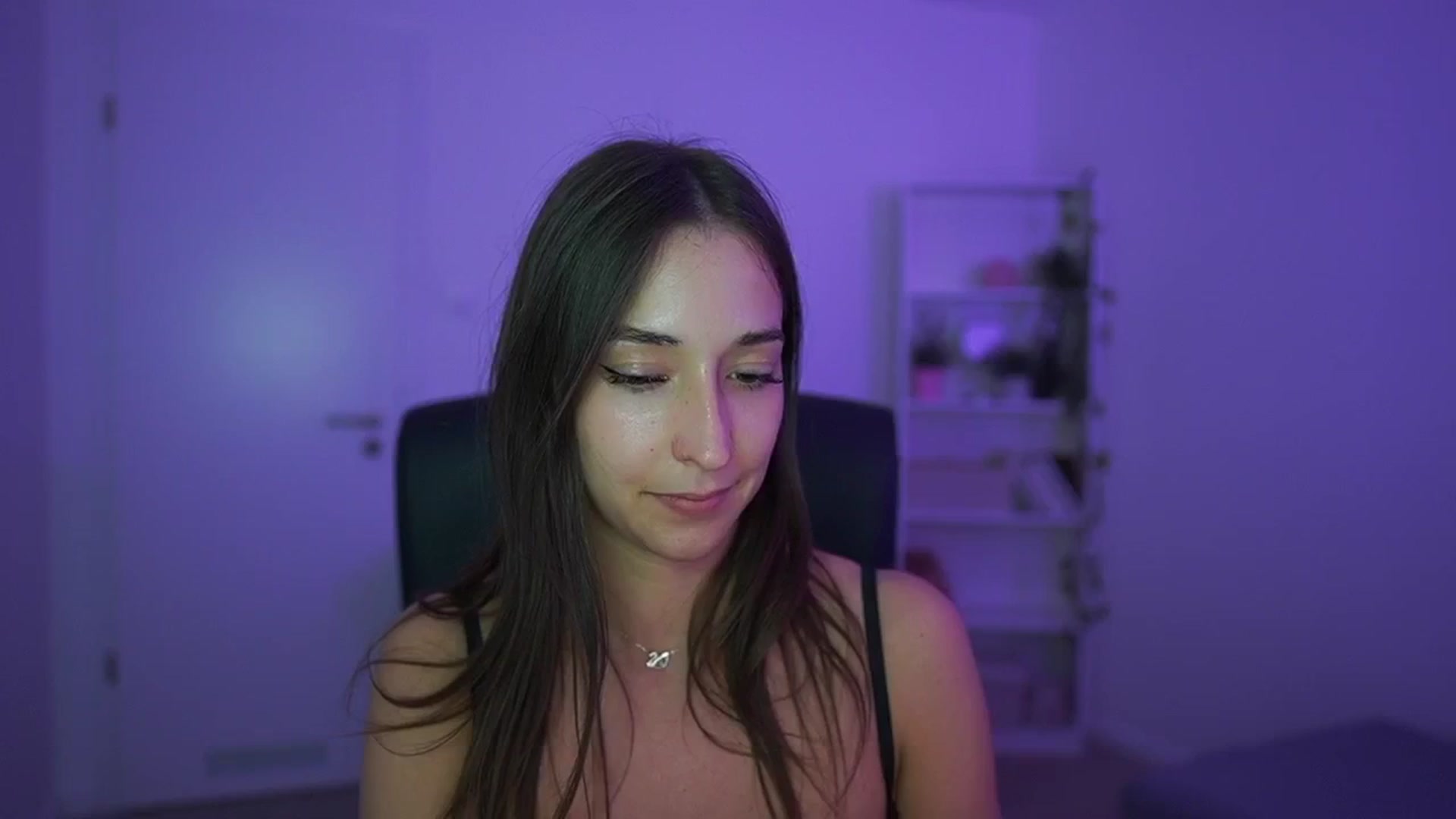Gallery image thumbnail from Brunettte_18's myfreecams stream on, 04/16/2026, 23:07 image 7 of 20