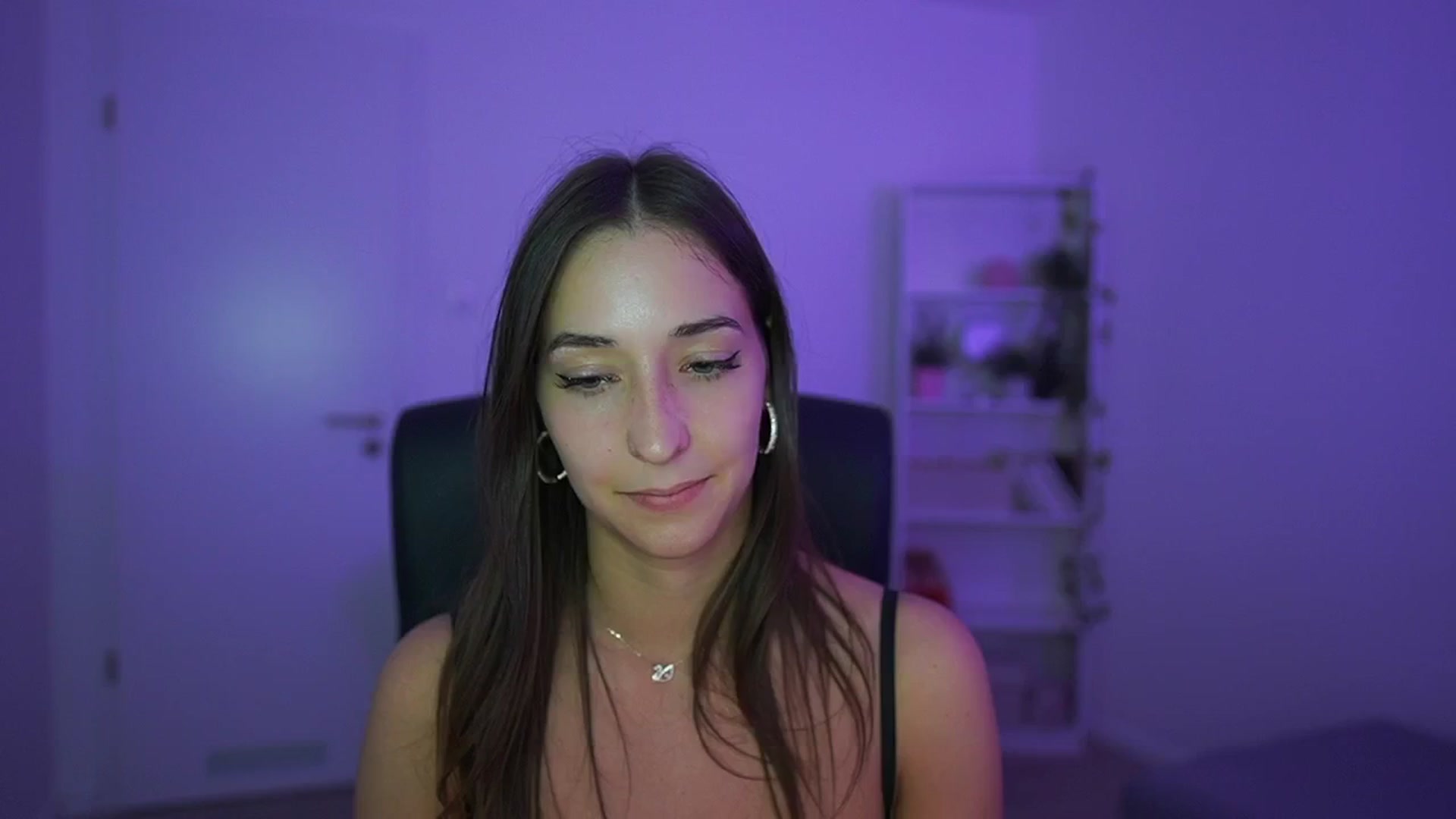 Gallery image thumbnail from Brunettte_18's myfreecams stream on, 04/16/2026, 23:07 image 8 of 20