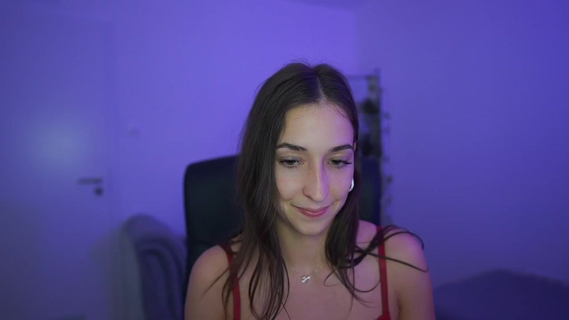 Gallery image thumbnail from Brunettte_18's myfreecams stream on, 04/23/2026, 22:11 image 17 of 20