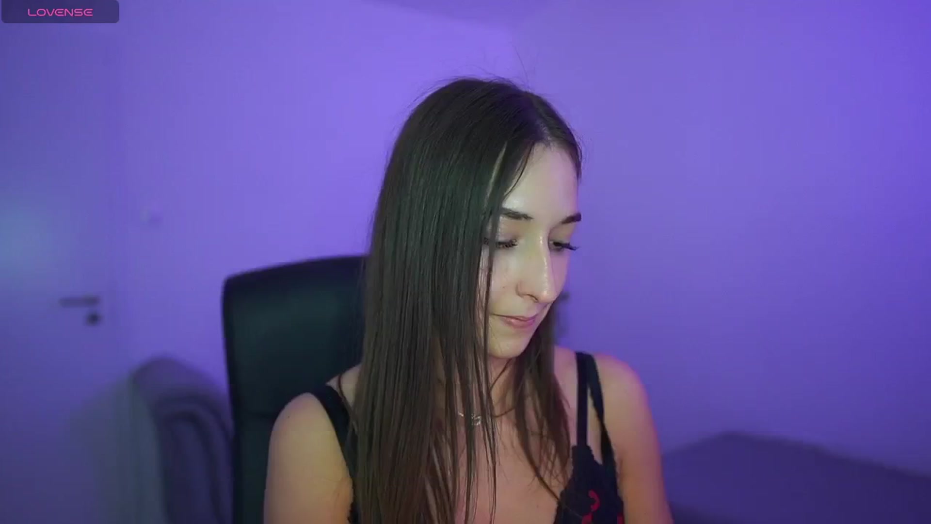 Gallery image thumbnail from Brunettte_18's myfreecams stream on, 04/24/2026, 22:19 image 6 of 20