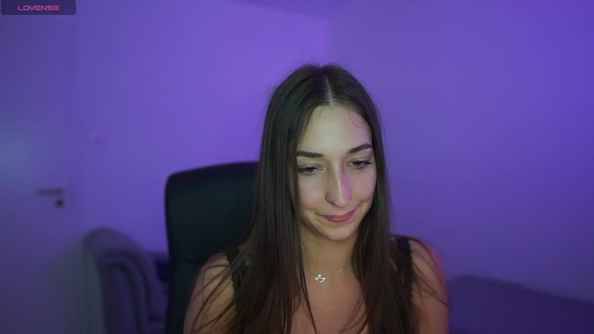 Gallery image thumbnail from Brunettte_18's myfreecams stream on, 04/24/2026, 22:45 image 4 of 20