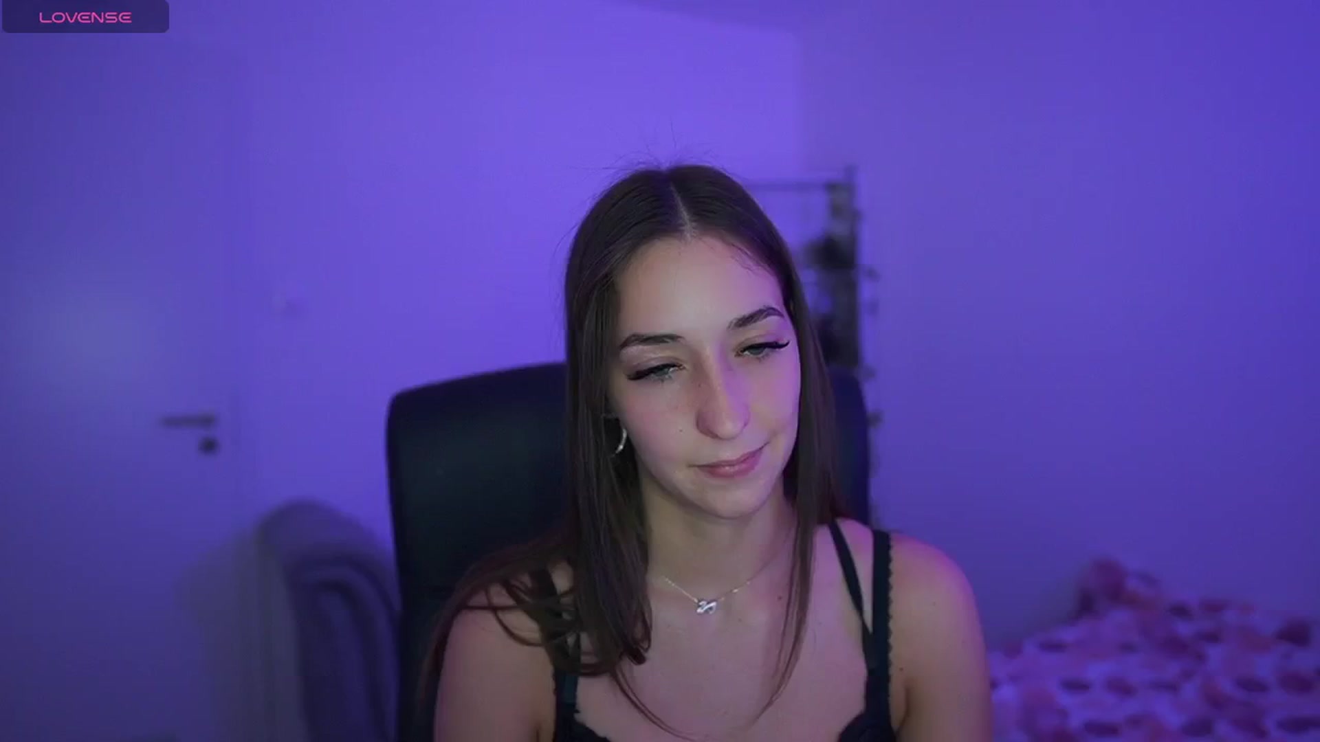 Gallery image thumbnail from Brunettte_18's myfreecams stream on, 04/25/2026, 18:37 image 12 of 20