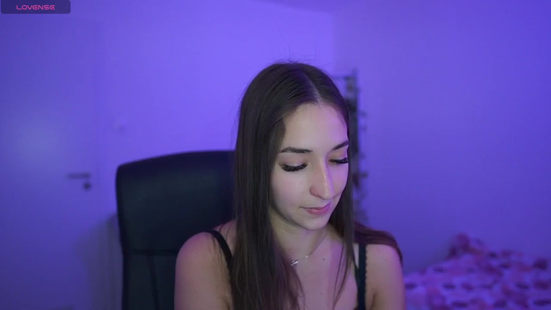 Gallery image thumbnail from Brunettte_18's myfreecams stream on, 04/25/2026, 18:37 image 6 of 20