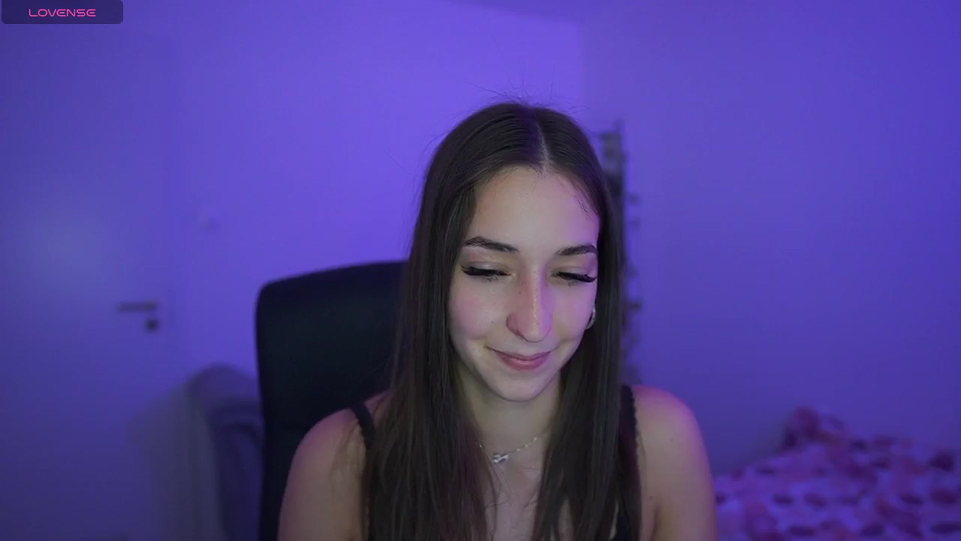 Gallery image thumbnail from Brunettte_18's myfreecams stream on, 04/25/2026, 18:37 image 2 of 20