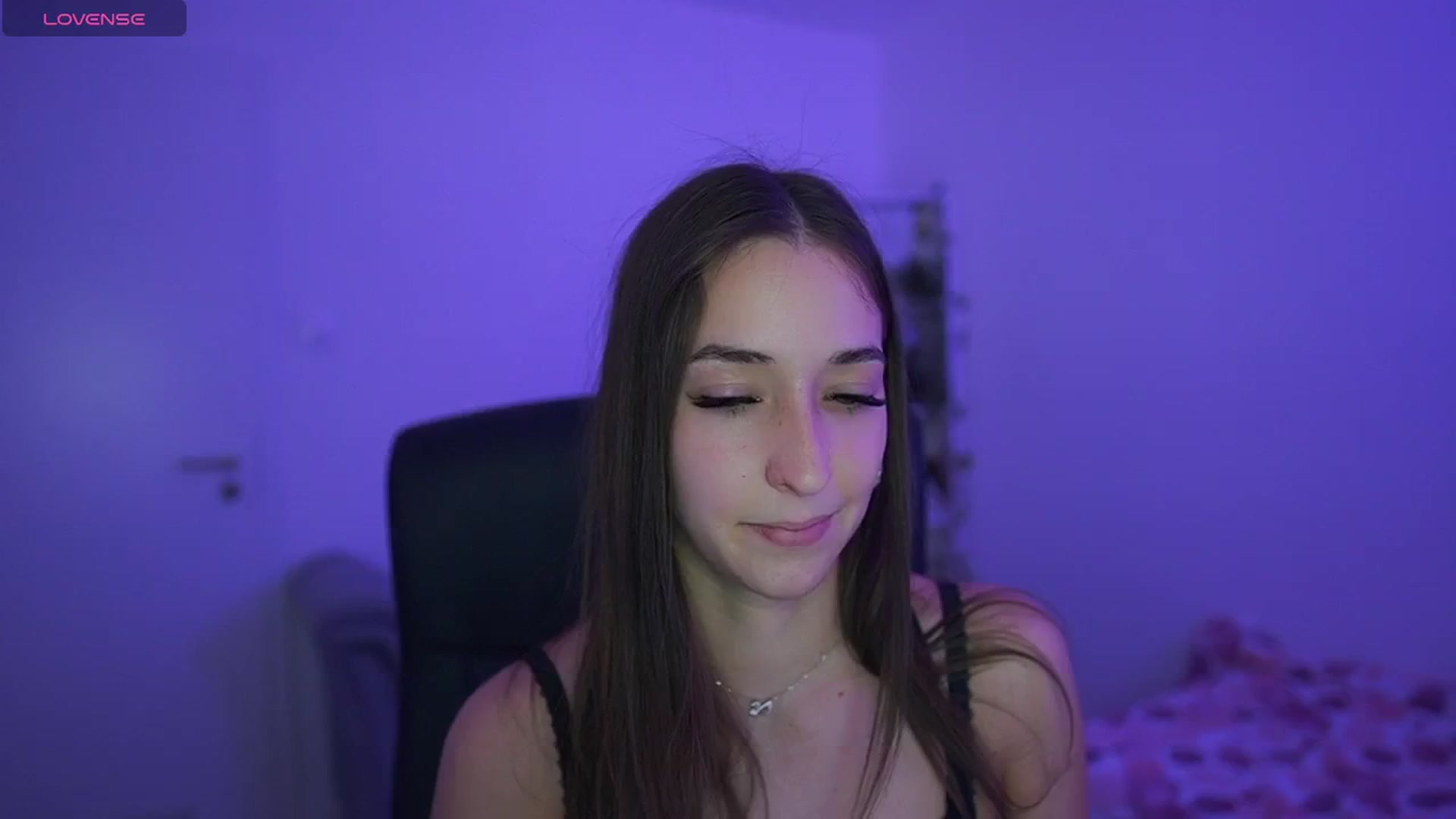 Gallery image thumbnail from Brunettte_18's myfreecams stream on, 04/25/2026, 18:37 image 8 of 20