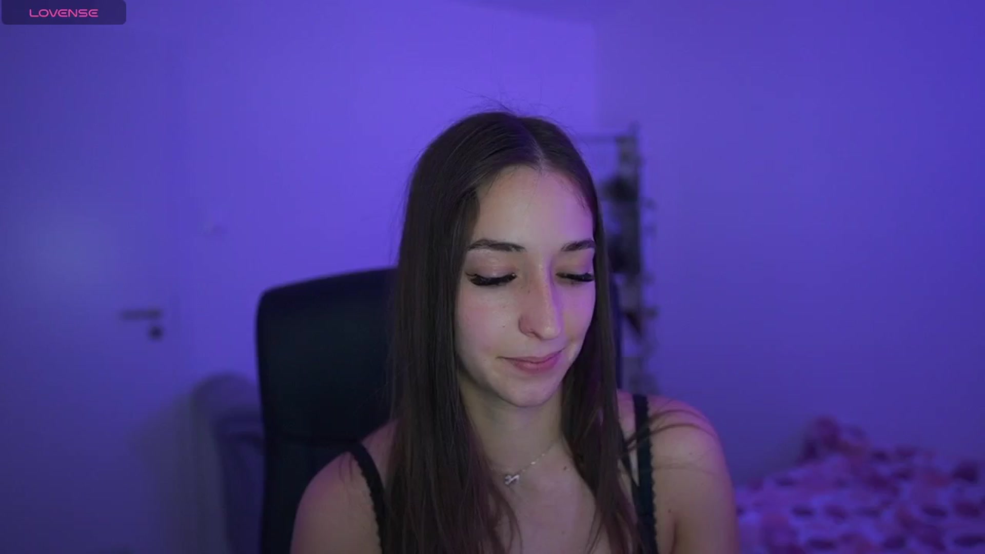 Gallery image thumbnail from Brunettte_18's myfreecams stream on, 04/25/2026, 18:37 image 11 of 20