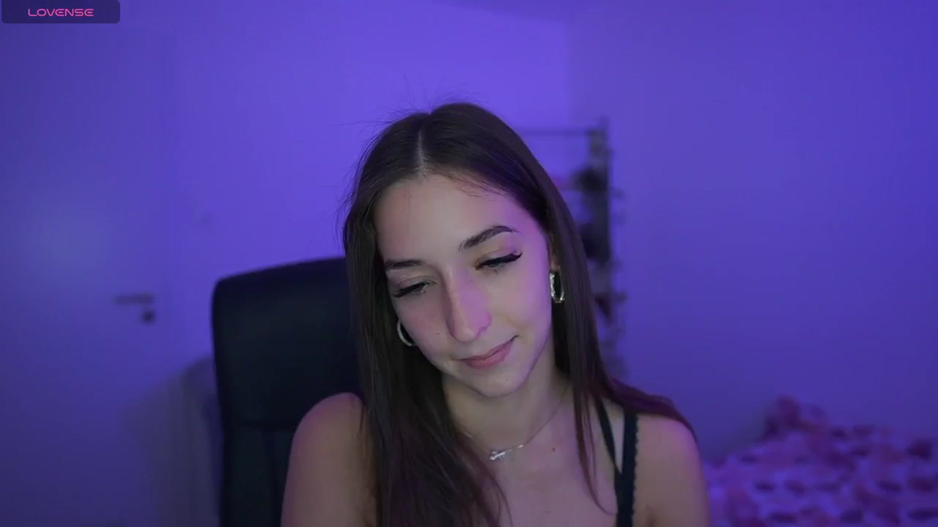 Gallery image thumbnail from Brunettte_18's myfreecams stream on, 04/25/2026, 18:37 image 5 of 20