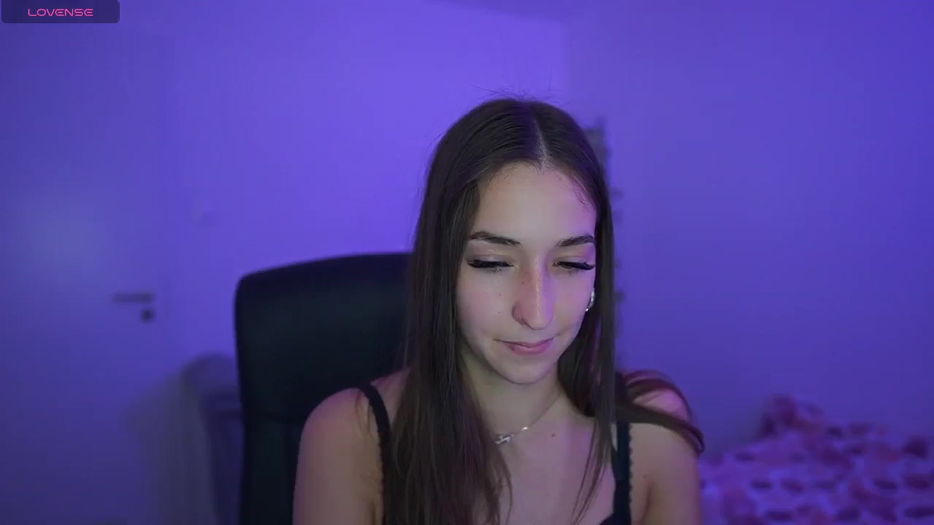 Gallery image thumbnail from Brunettte_18's myfreecams stream on, 04/25/2026, 18:37 image 7 of 20