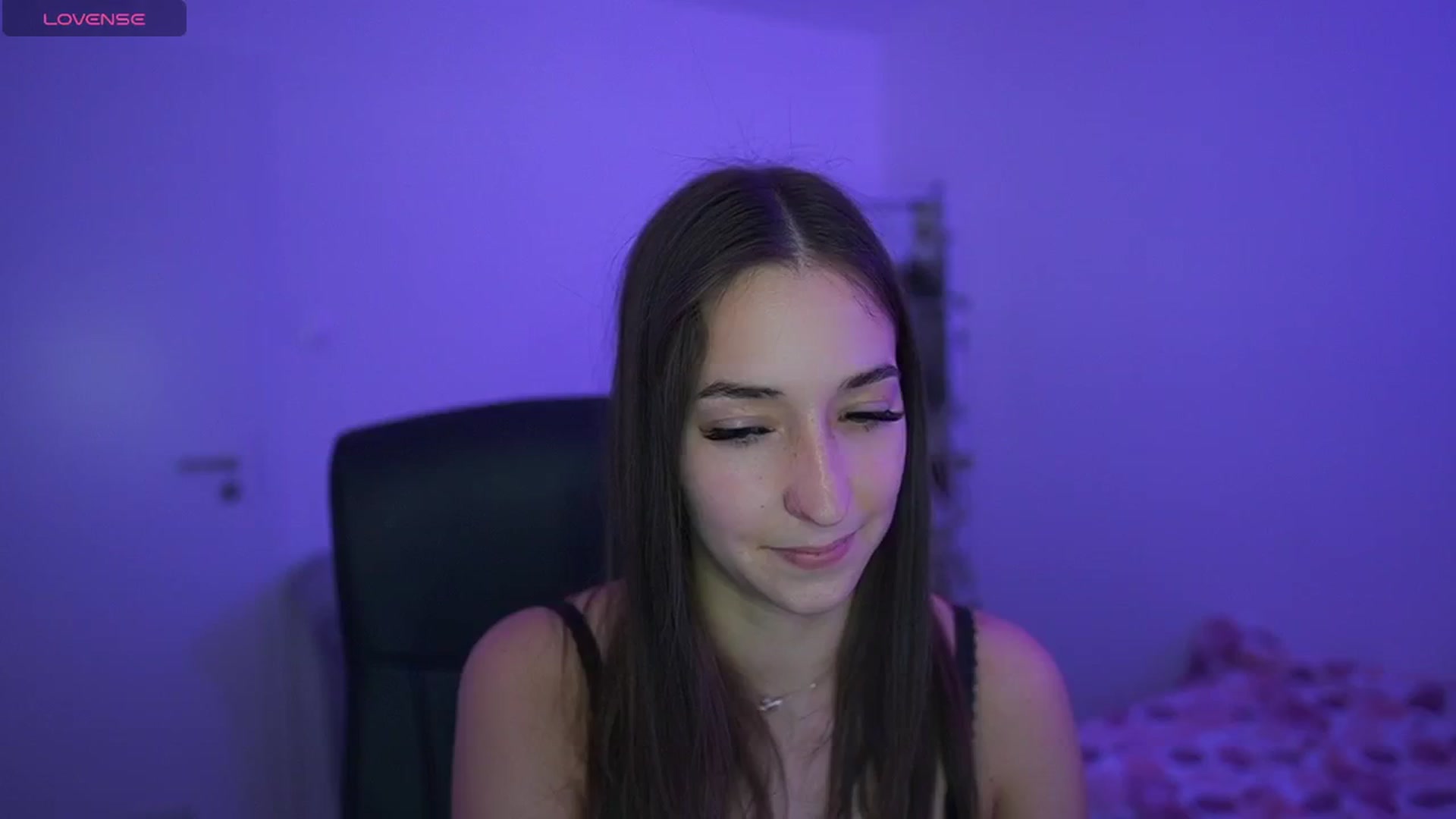 Gallery image thumbnail from Brunettte_18's myfreecams stream on, 04/25/2026, 18:37 image 4 of 20