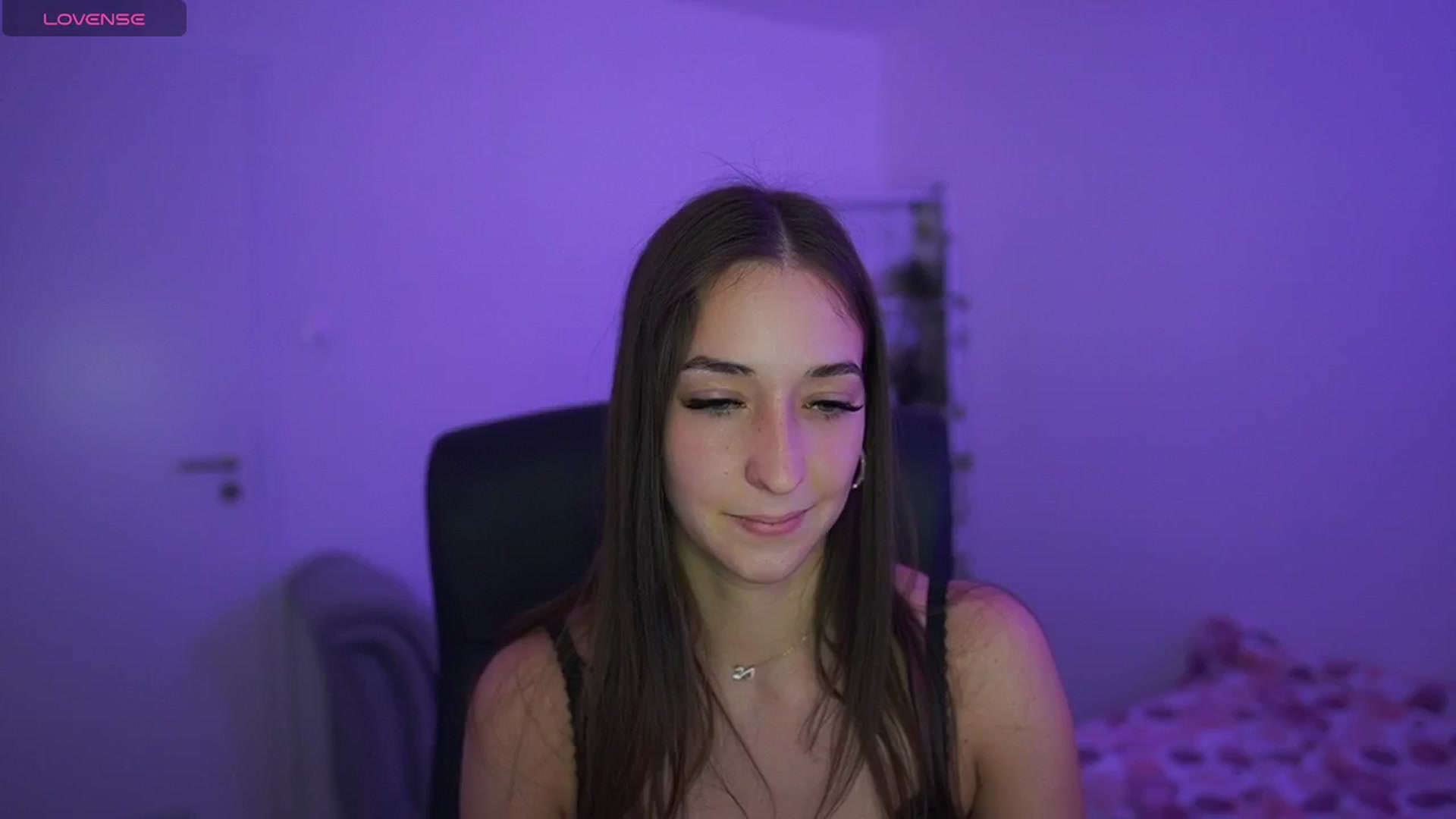 Gallery image thumbnail from Brunettte_18's myfreecams stream on, 04/25/2026, 18:37 image 17 of 20