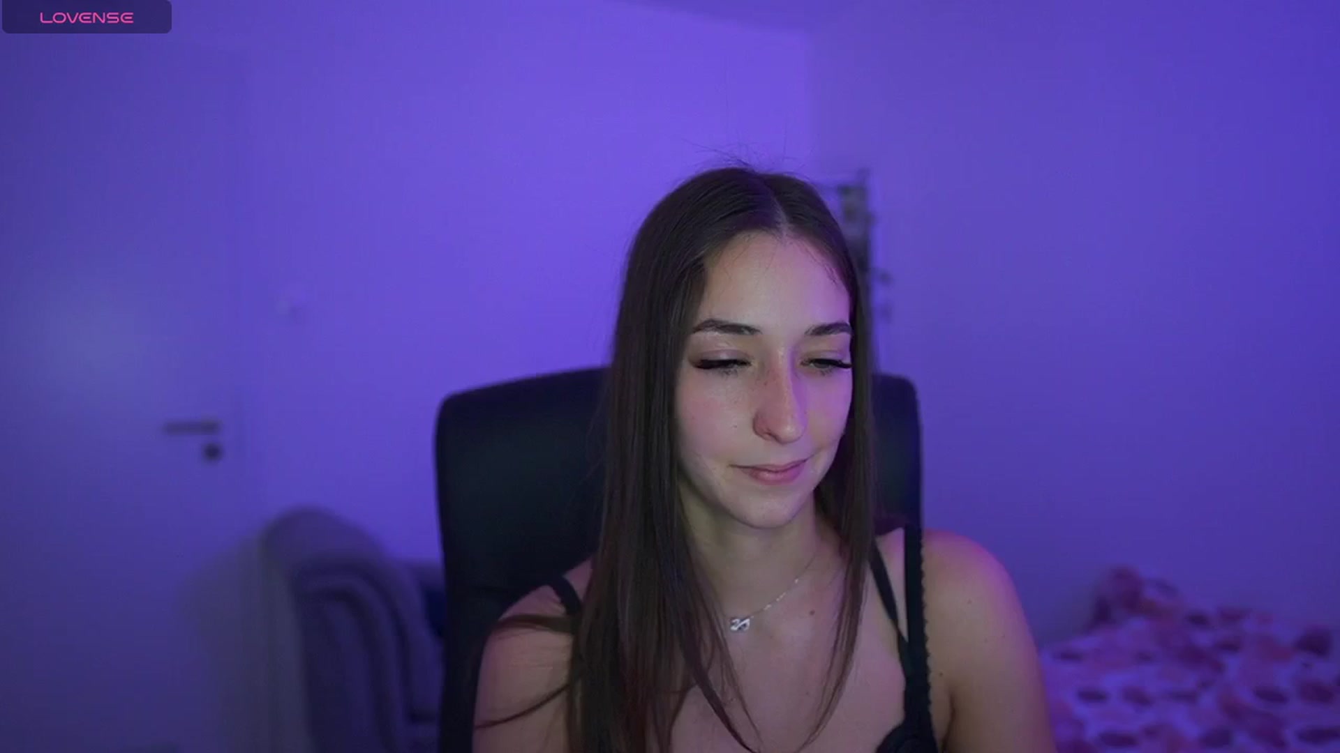 Gallery image thumbnail from Brunettte_18's myfreecams stream on, 04/25/2026, 18:37 image 14 of 20