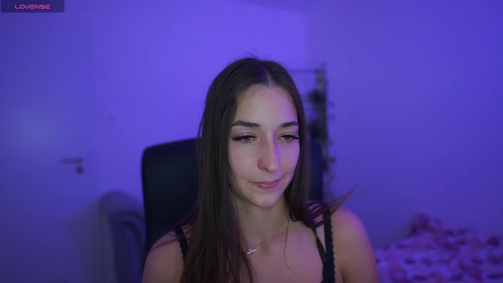 Gallery image thumbnail from Brunettte_18's myfreecams stream on, 04/25/2026, 19:23 image 2 of 20