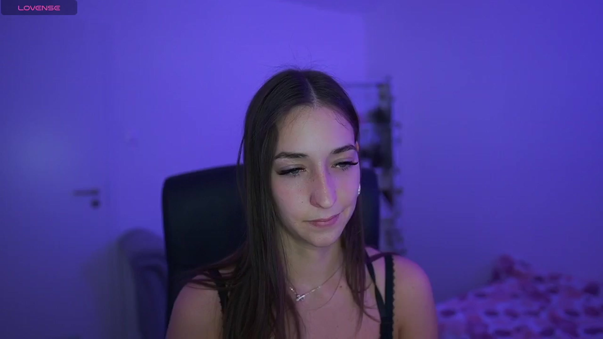 Gallery image thumbnail from Brunettte_18's myfreecams stream on, 04/25/2026, 19:23 image 8 of 20