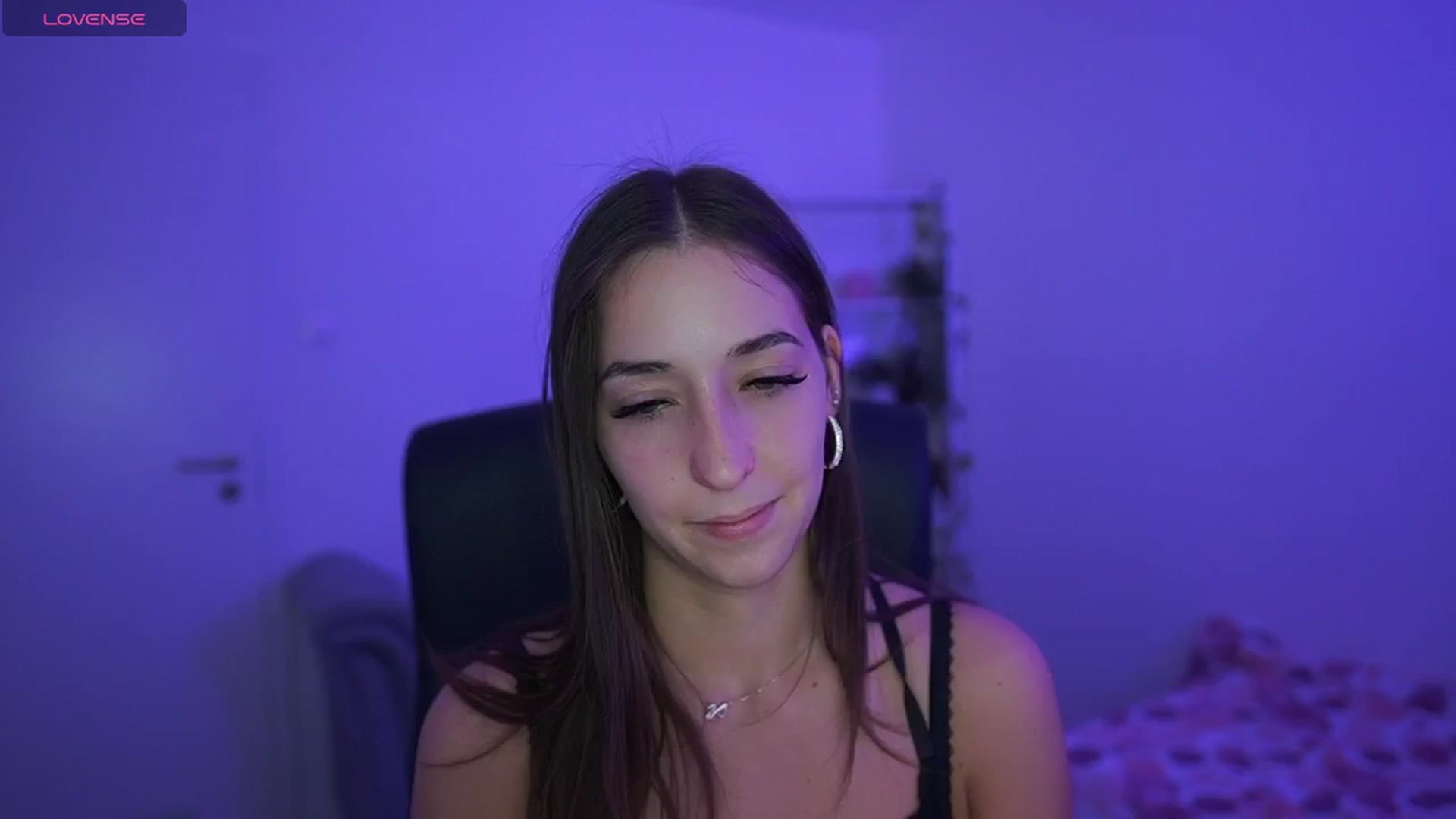 Gallery image thumbnail from Brunettte_18's myfreecams stream on, 04/25/2026, 19:23 image 4 of 20