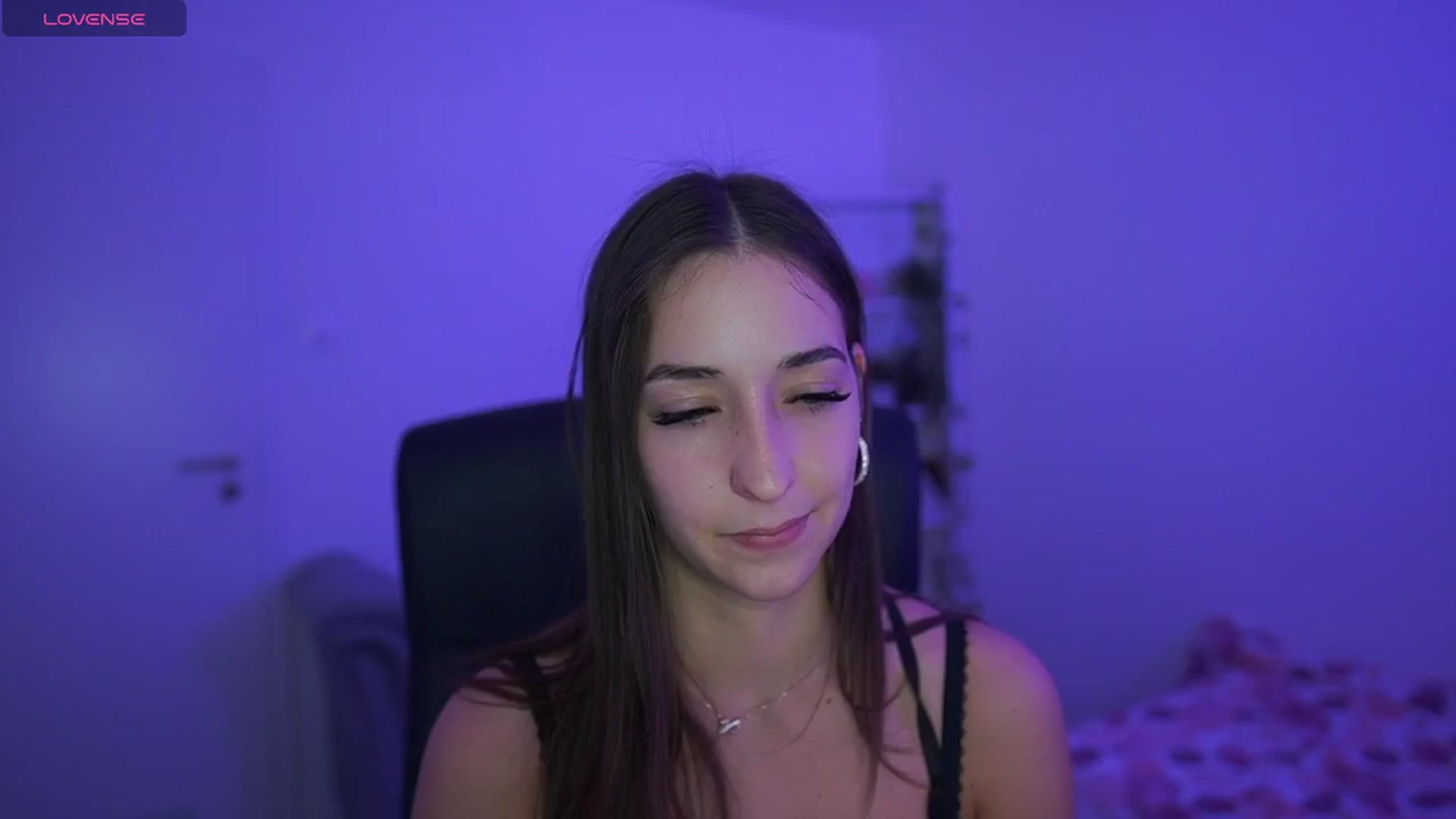 Gallery image thumbnail from Brunettte_18's myfreecams stream on, 04/25/2026, 19:23 image 7 of 20