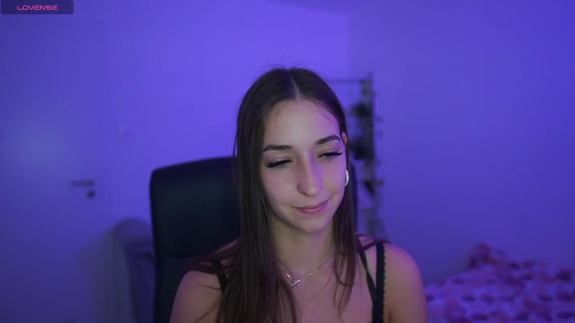 Gallery image thumbnail from Brunettte_18's myfreecams stream on, 04/25/2026, 19:23 image 15 of 20