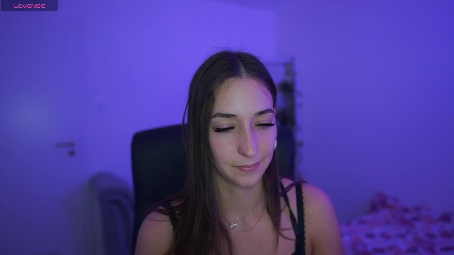 Gallery image thumbnail from Brunettte_18's myfreecams stream on, 04/25/2026, 19:23 image 5 of 20