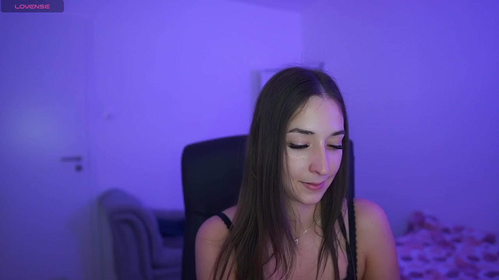 Gallery image thumbnail from Brunettte_18's myfreecams stream on, 04/25/2026, 22:21 image 2 of 20