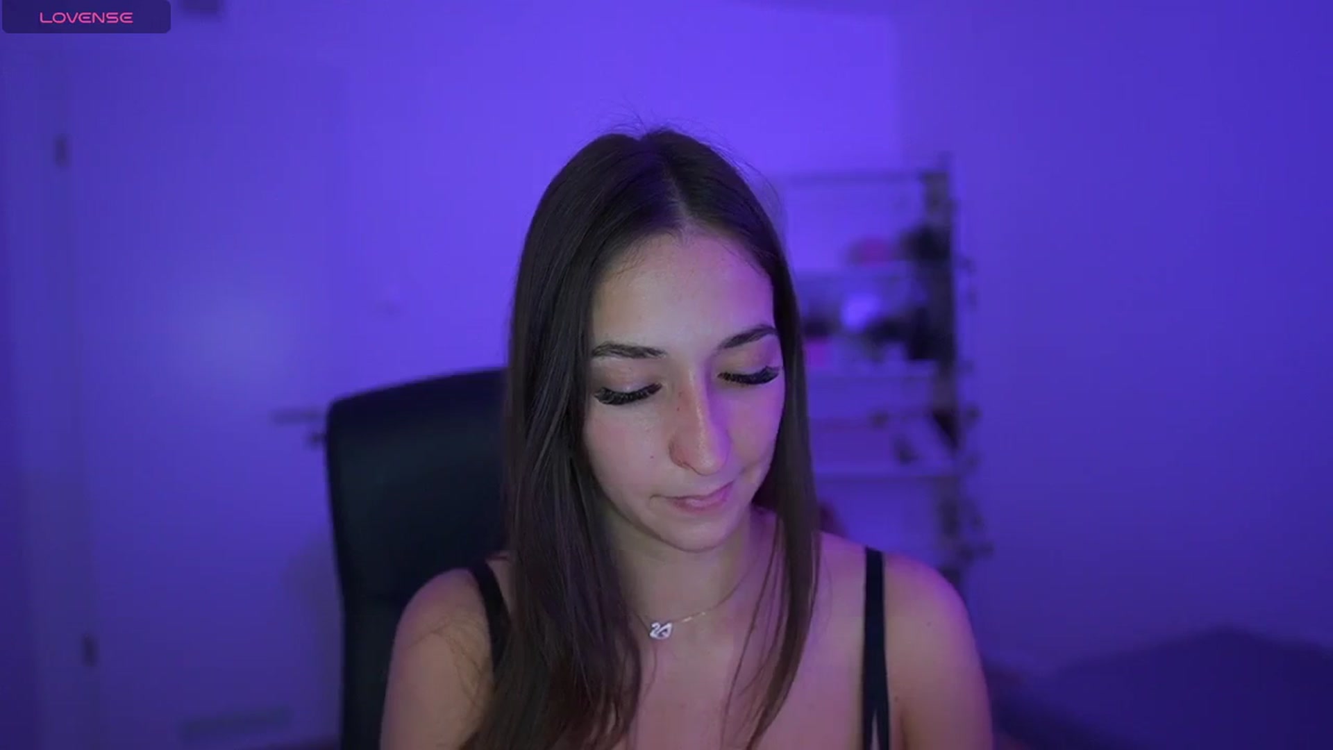 Gallery image thumbnail from Brunettte_18's myfreecams stream on, 04/27/2026, 20:25 image 16 of 20