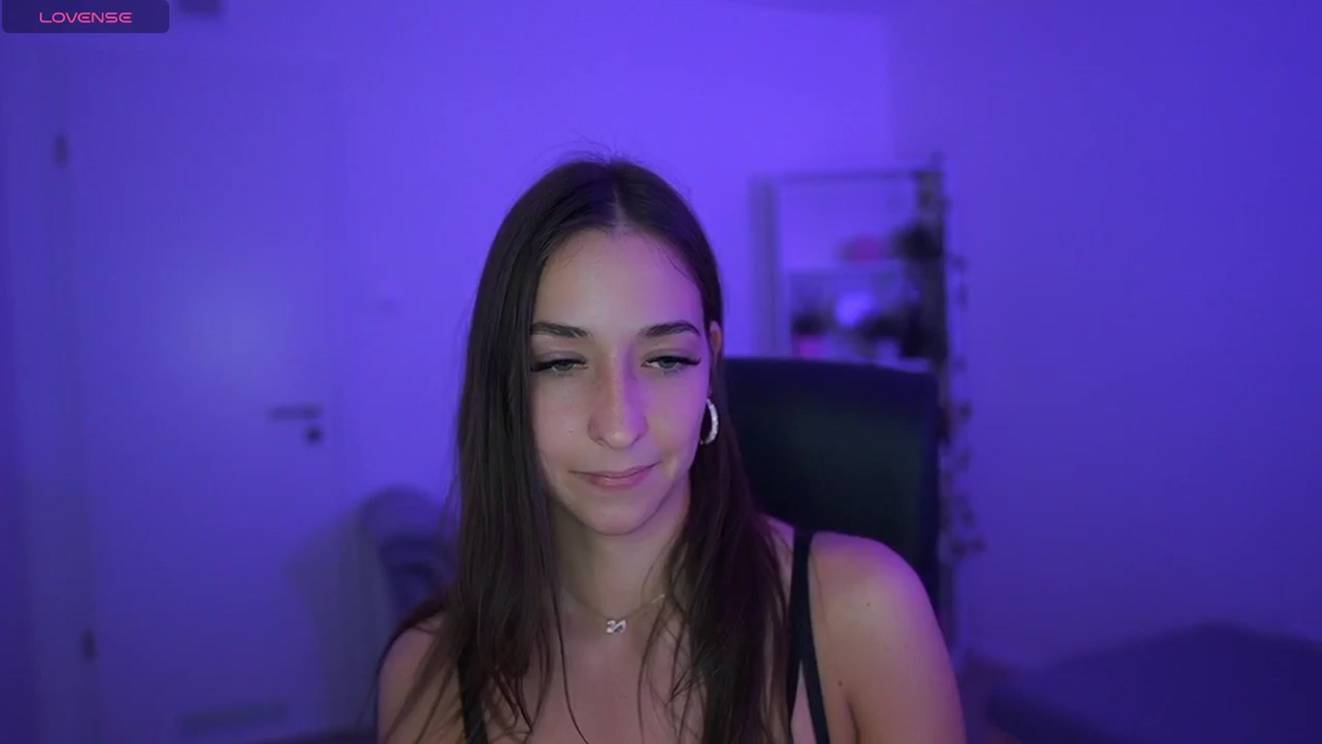 Gallery image thumbnail from Brunettte_18's myfreecams stream on, 04/27/2026, 21:46 image 17 of 20