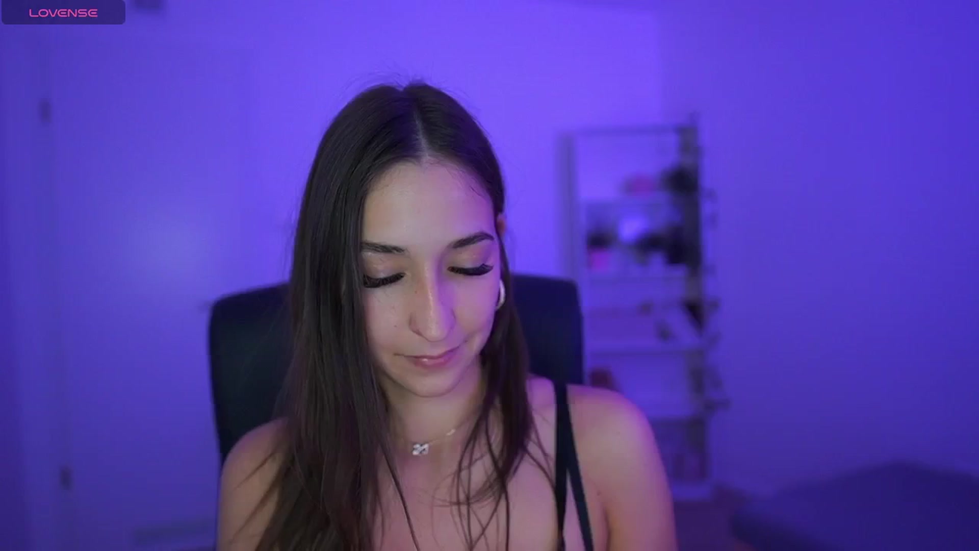 Gallery image thumbnail from Brunettte_18's myfreecams stream on, 04/27/2026, 21:46 image 4 of 20