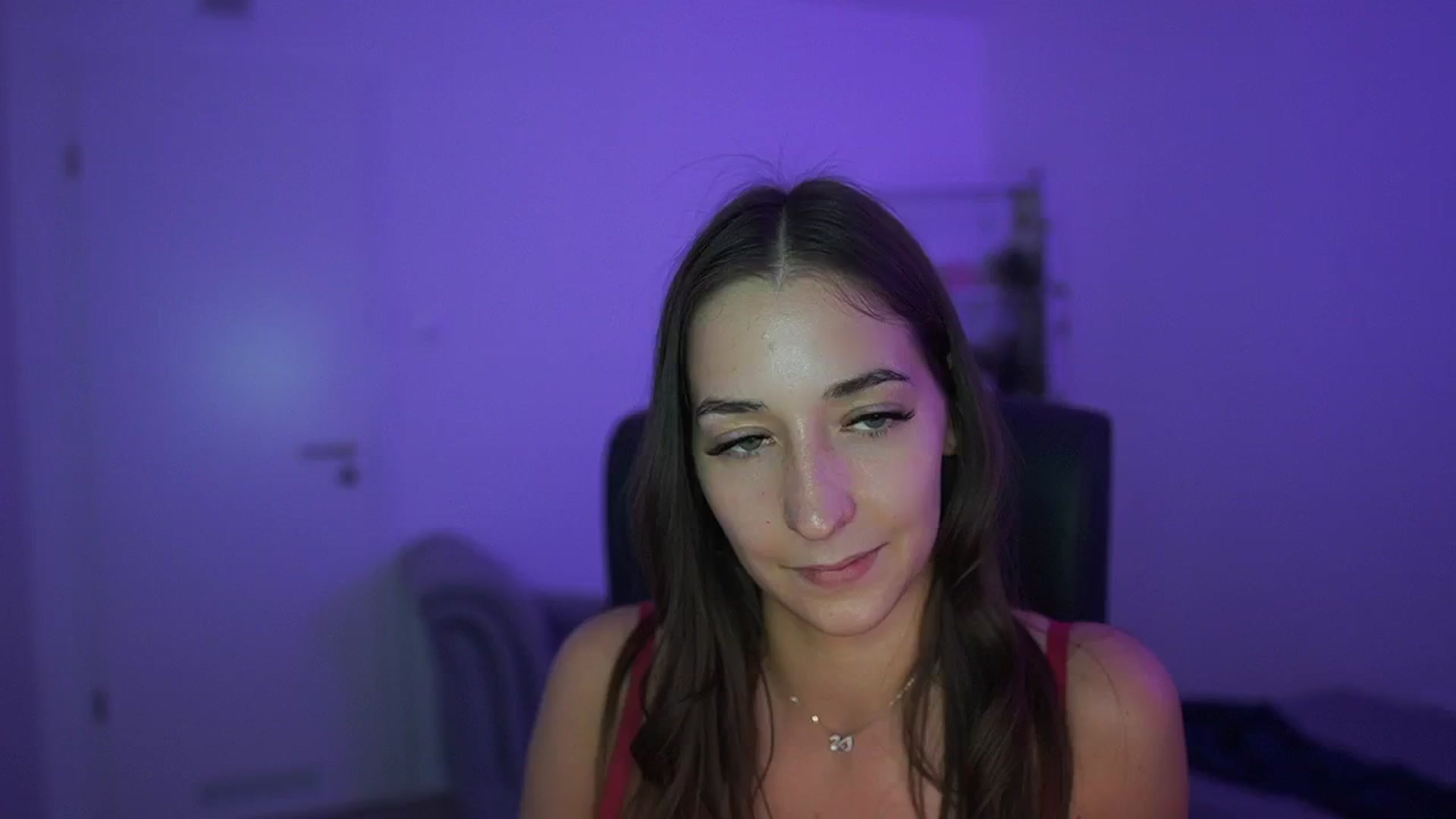 Gallery image thumbnail from Brunettte_18's myfreecams stream on, 04/28/2026, 23:03 image 11 of 20