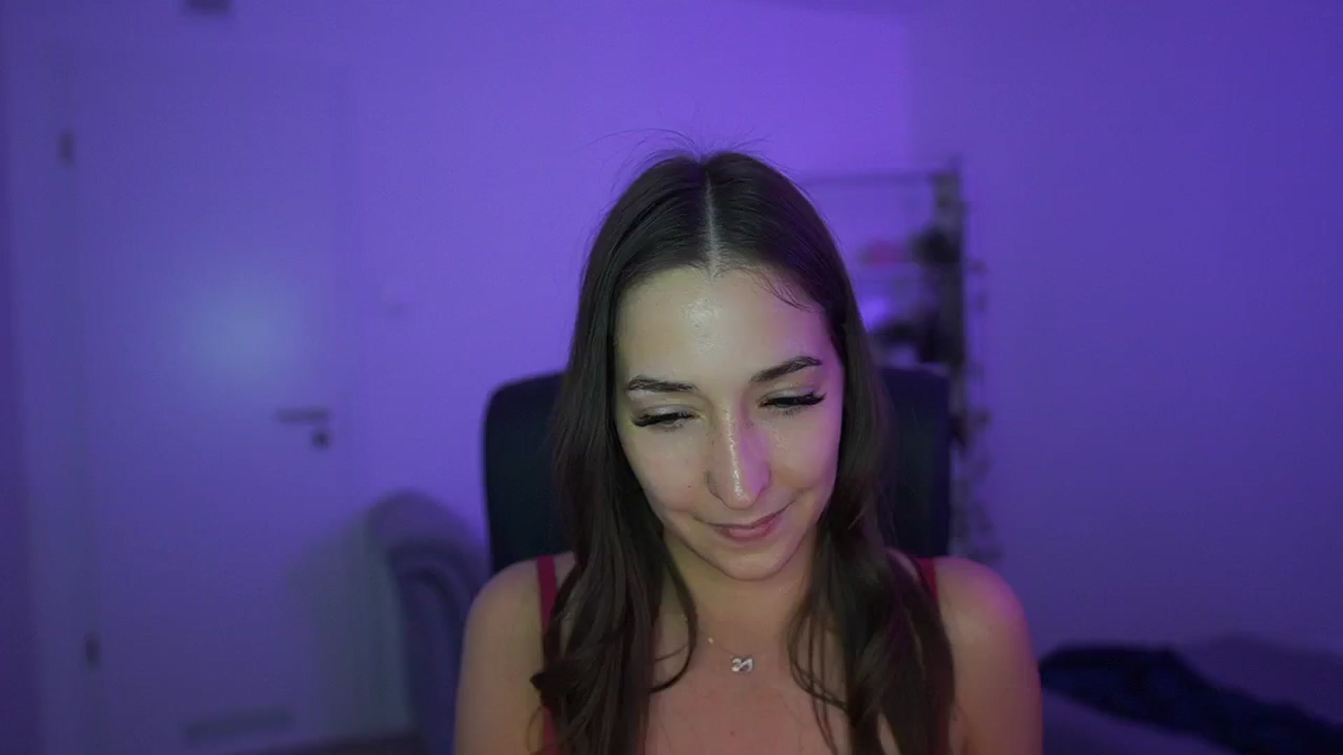 Gallery image thumbnail from Brunettte_18's myfreecams stream on, 04/28/2026, 23:03 image 15 of 20