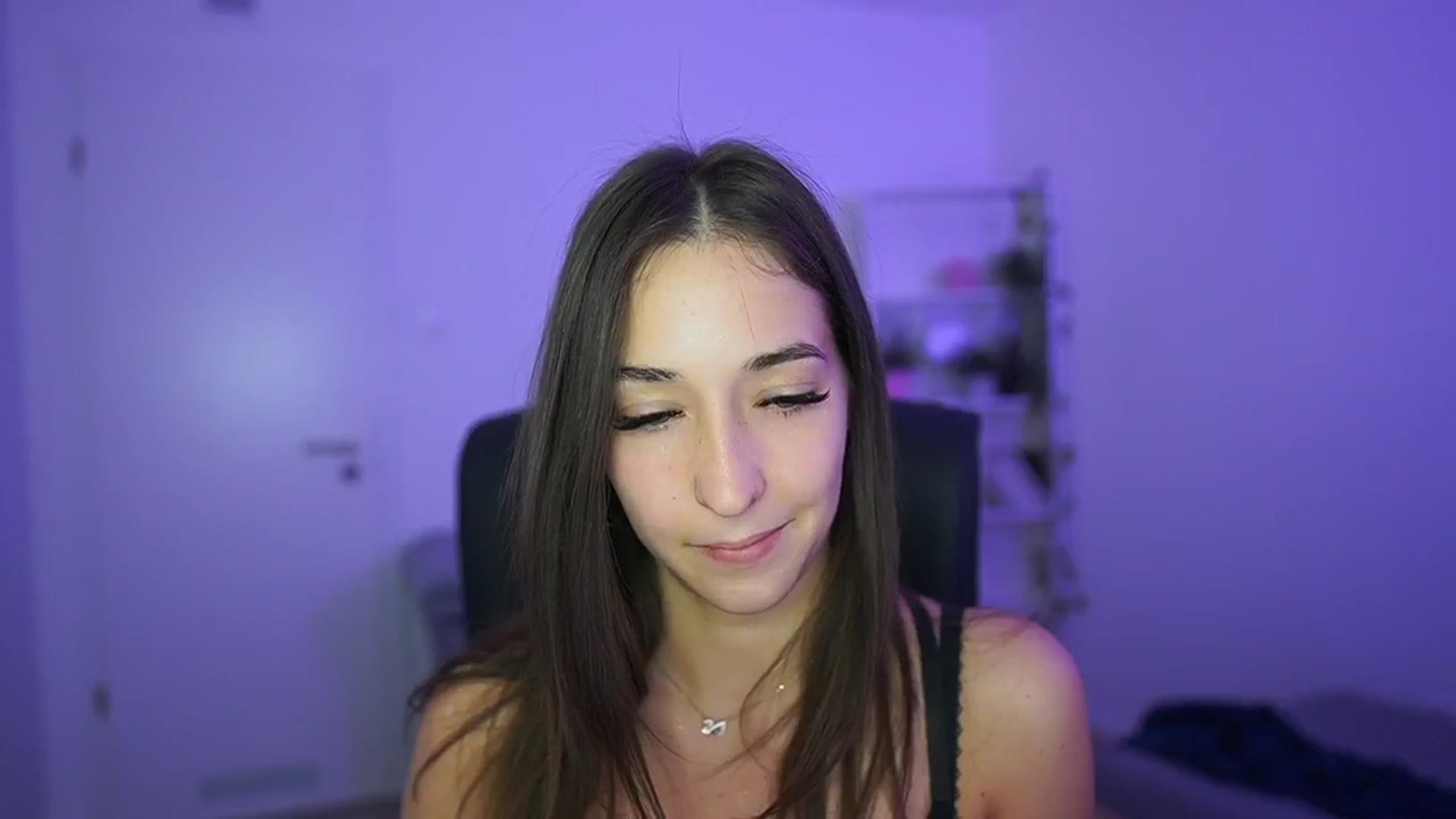 Gallery image thumbnail from Brunettte_18's myfreecams stream on, 04/29/2026, 20:13 image 9 of 20