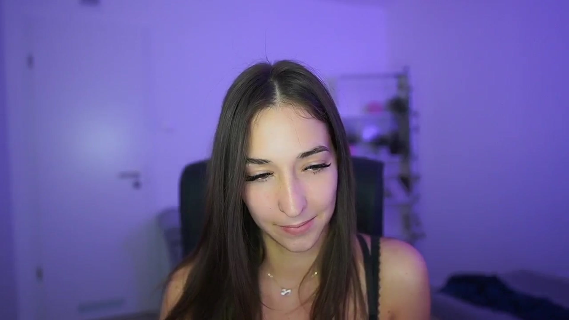 Gallery image thumbnail from Brunettte_18's myfreecams stream on, 04/29/2026, 20:13 image 10 of 20