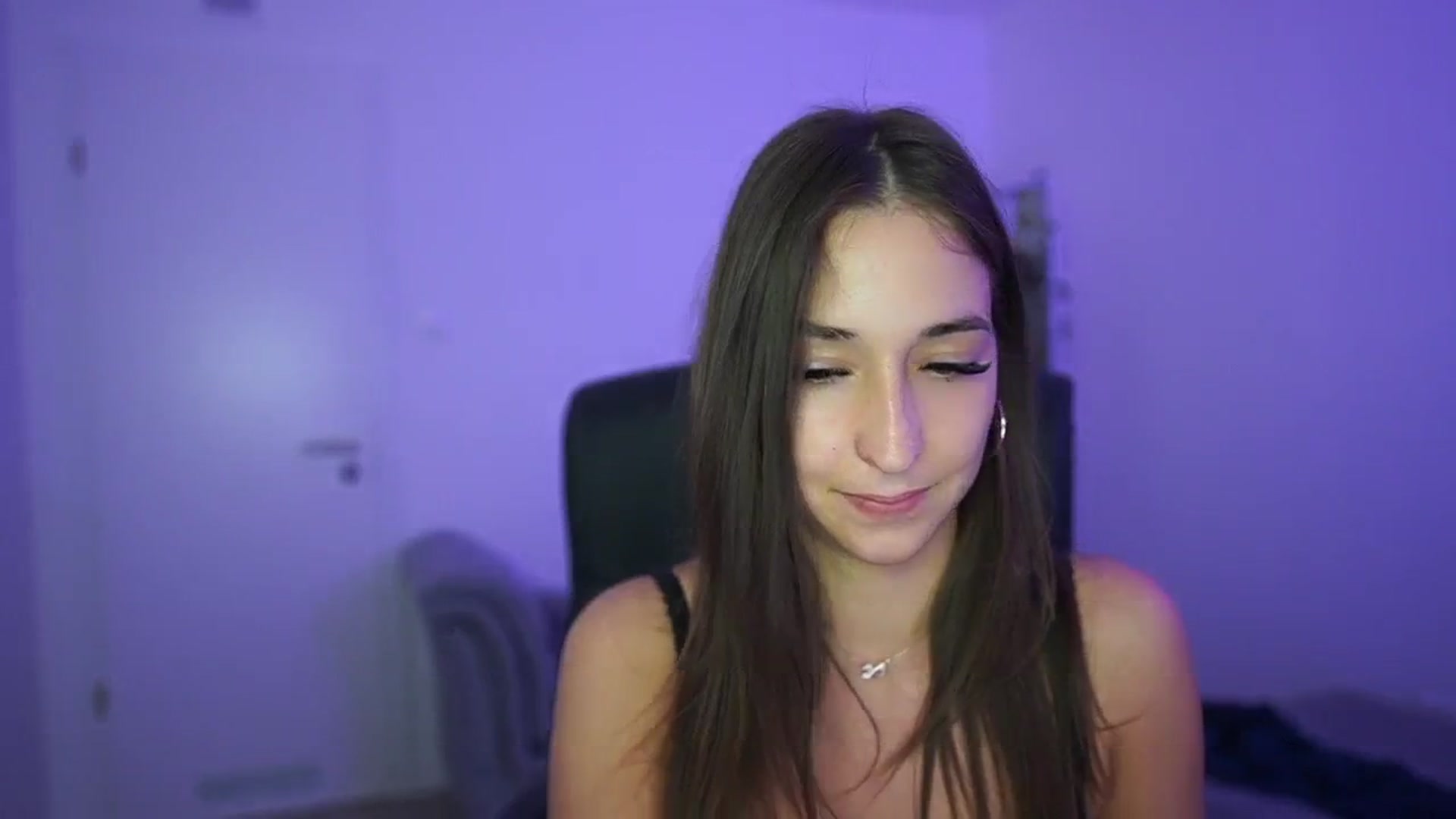 Gallery image thumbnail from Brunettte_18's myfreecams stream on, 04/29/2026, 21:50 image 11 of 20