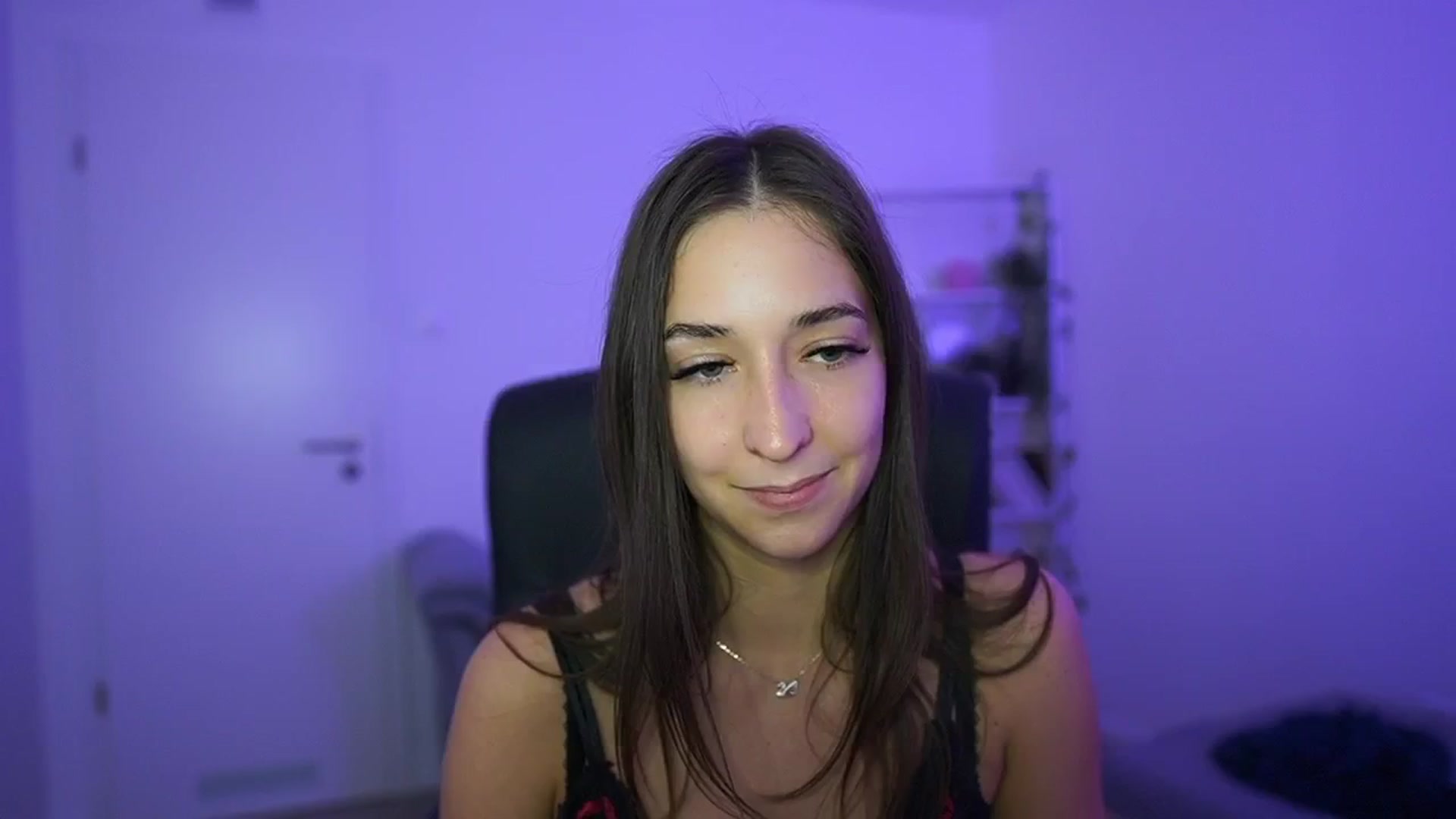 Gallery image thumbnail from Brunettte_18's myfreecams stream on, 04/30/2026, 16:15 image 20 of 20
