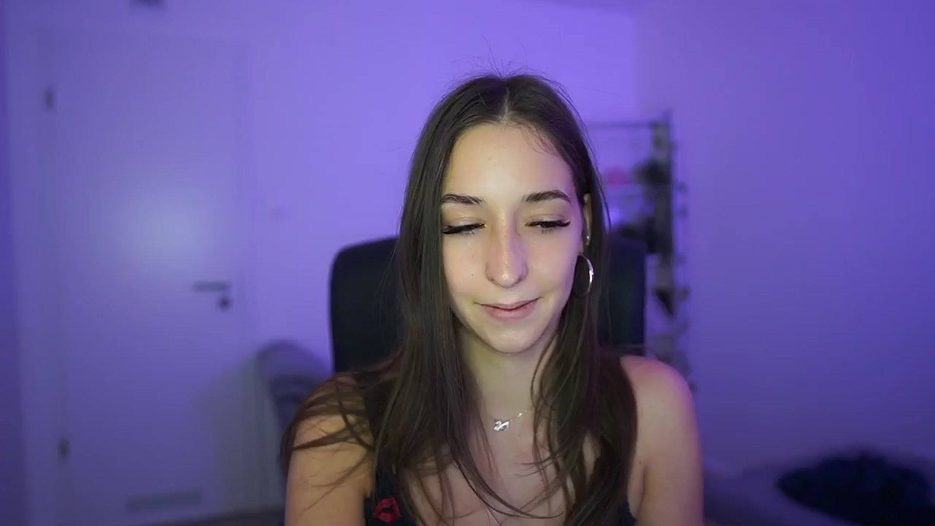 Gallery image thumbnail from Brunettte_18's myfreecams stream on, 04/30/2026, 17:24 image 14 of 20