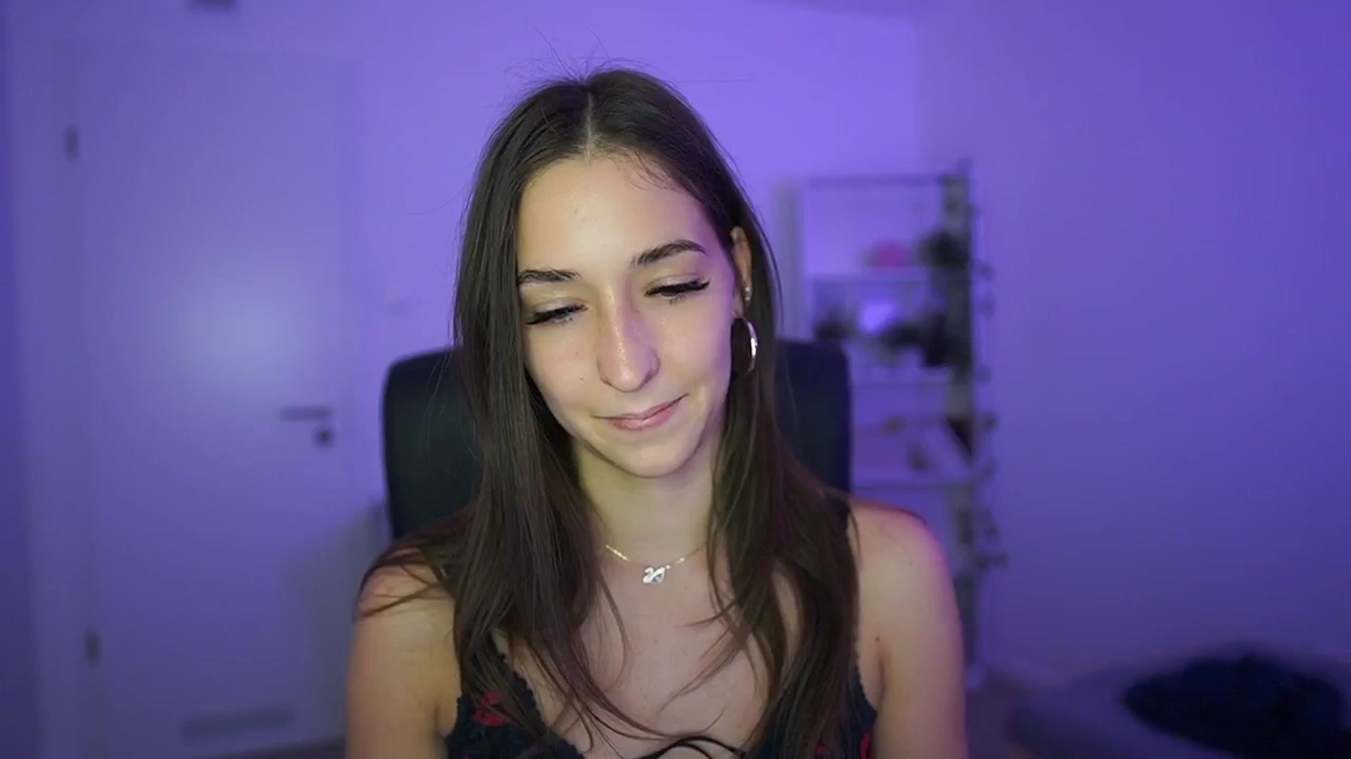 Gallery image thumbnail from Brunettte_18's myfreecams stream on, 04/30/2026, 17:24 image 9 of 20
