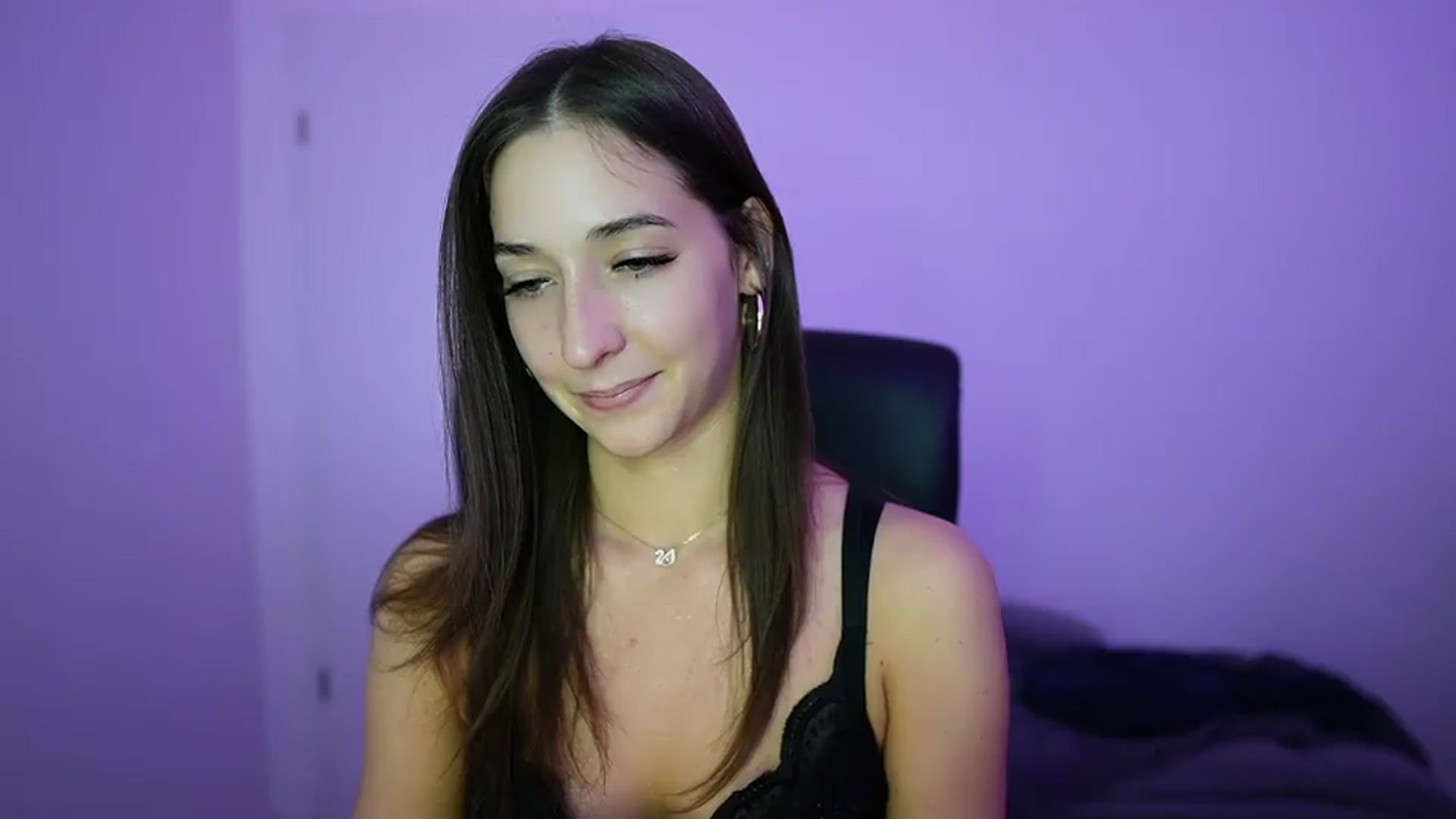 Gallery image thumbnail from Brunettte_18's myfreecams stream on, 05/04/2026, 20:15 image 16 of 20
