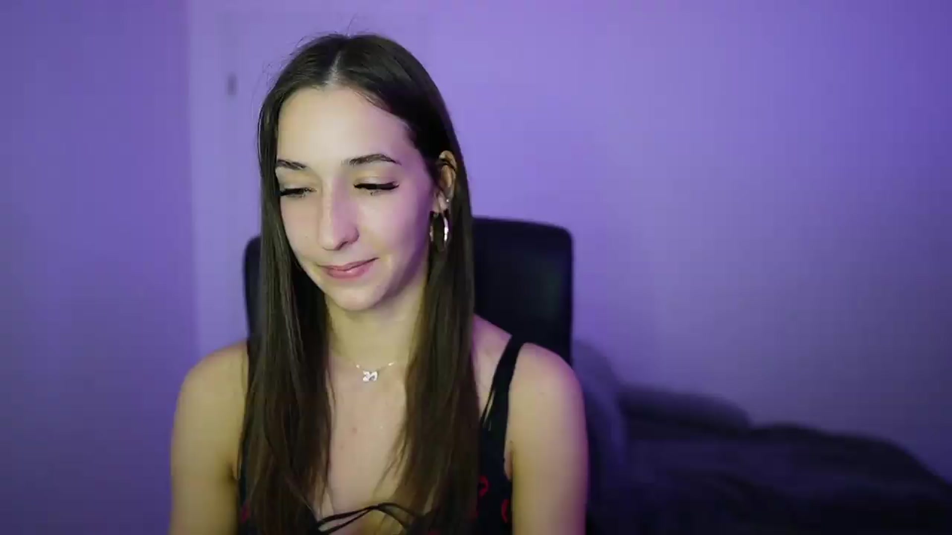 Gallery image thumbnail from Brunettte_18's myfreecams stream on, 05/05/2026, 21:06 image 8 of 20