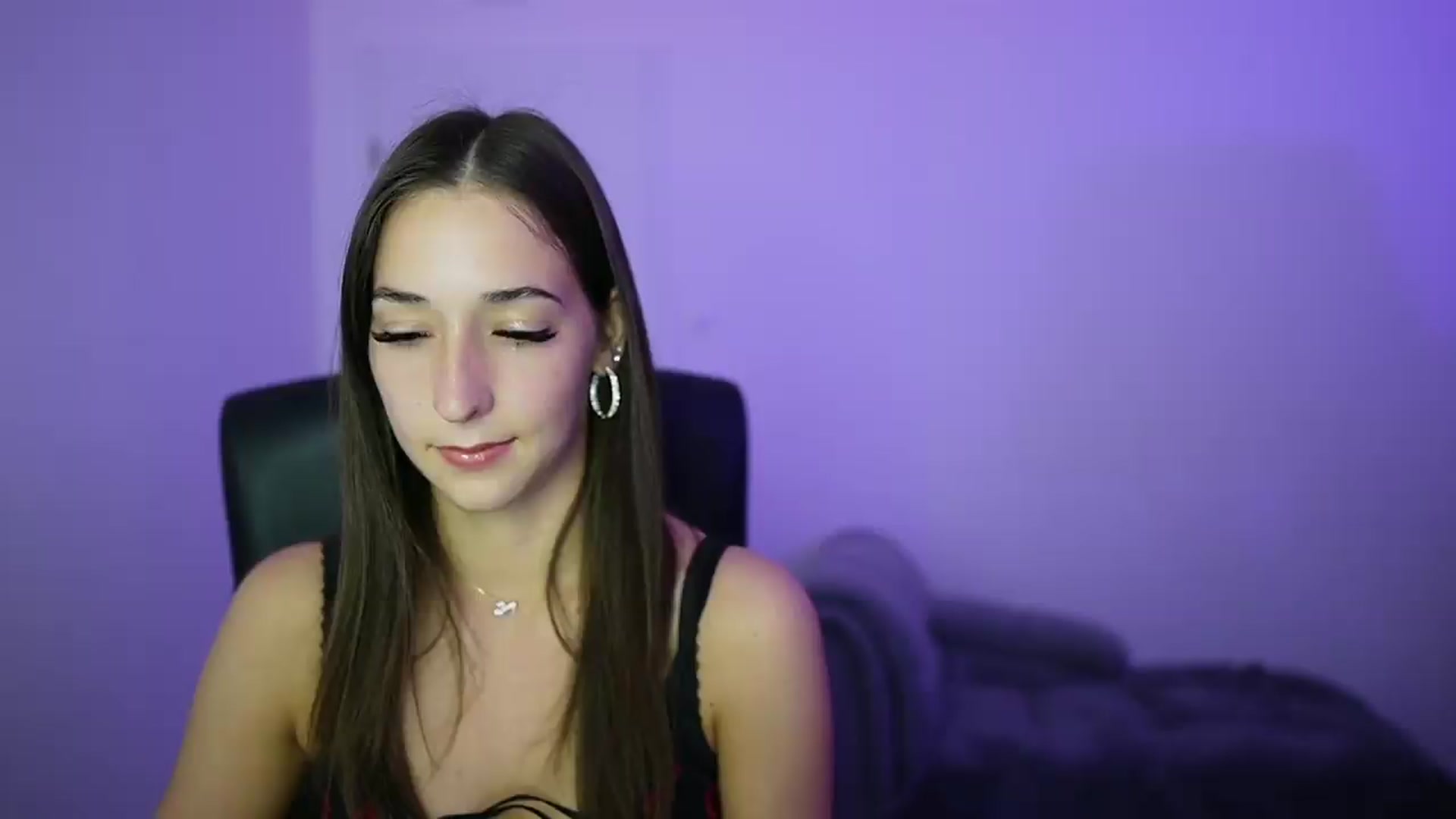 Gallery image thumbnail from Brunettte_18's myfreecams stream on, 05/15/2026, 18:30 image 2 of 20