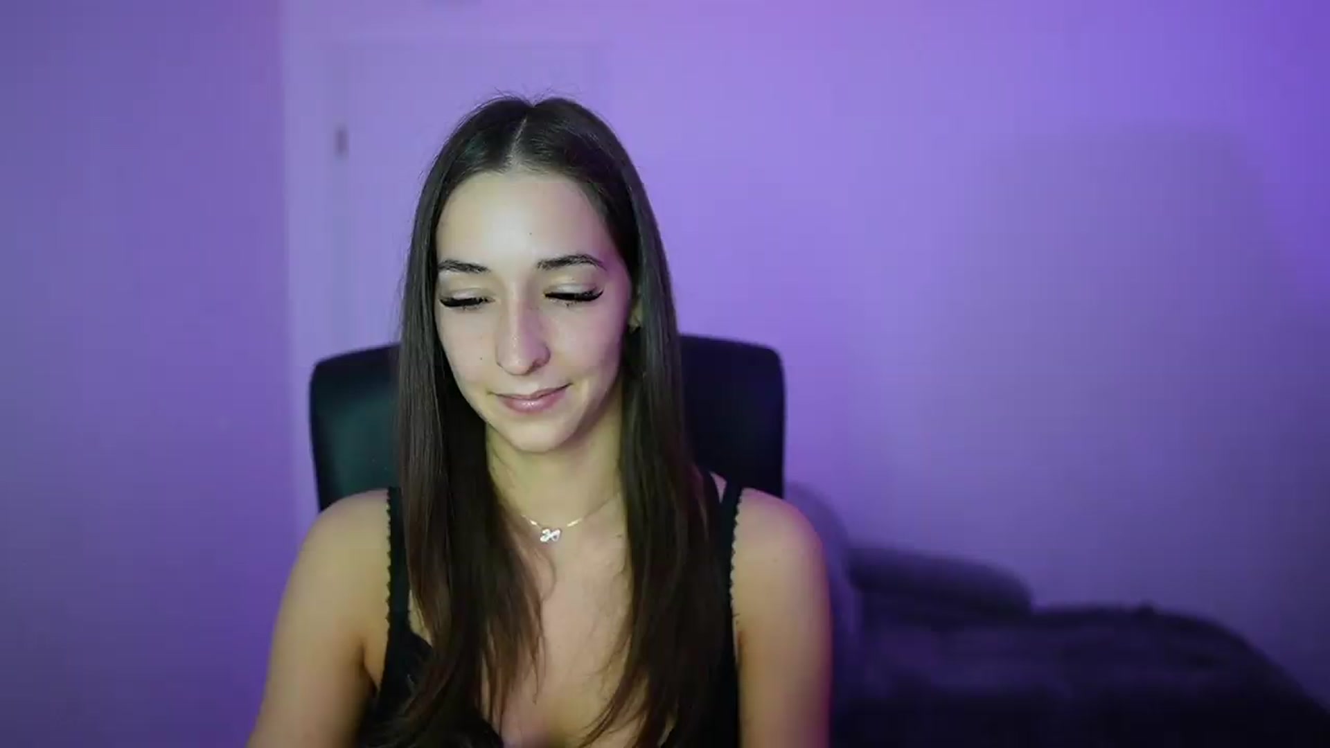 Gallery image thumbnail from Brunettte_18's myfreecams stream on, 05/17/2026, 14:19 image 4 of 20
