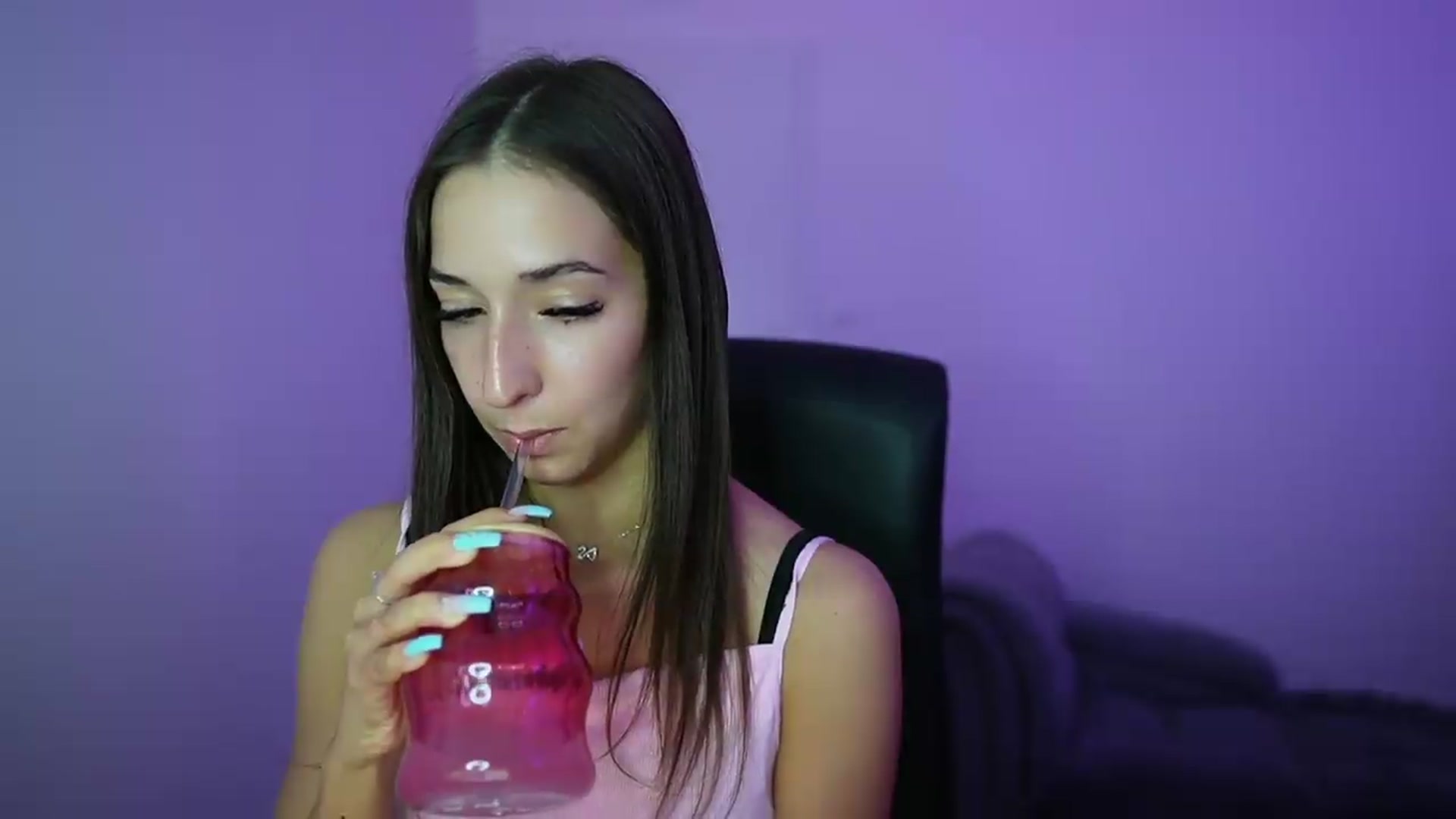 Gallery image thumbnail from Brunettte_18's myfreecams stream on, 05/19/2026, 20:19 image 19 of 20