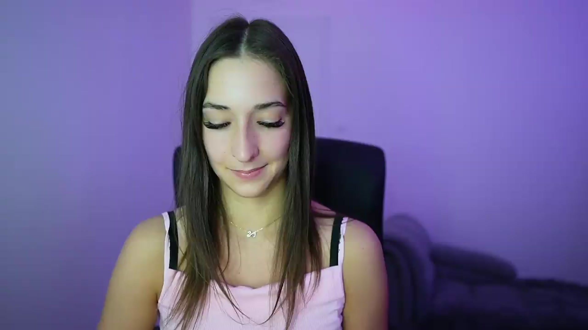Gallery image thumbnail from Brunettte_18's myfreecams stream on, 05/19/2026, 20:19 image 7 of 20