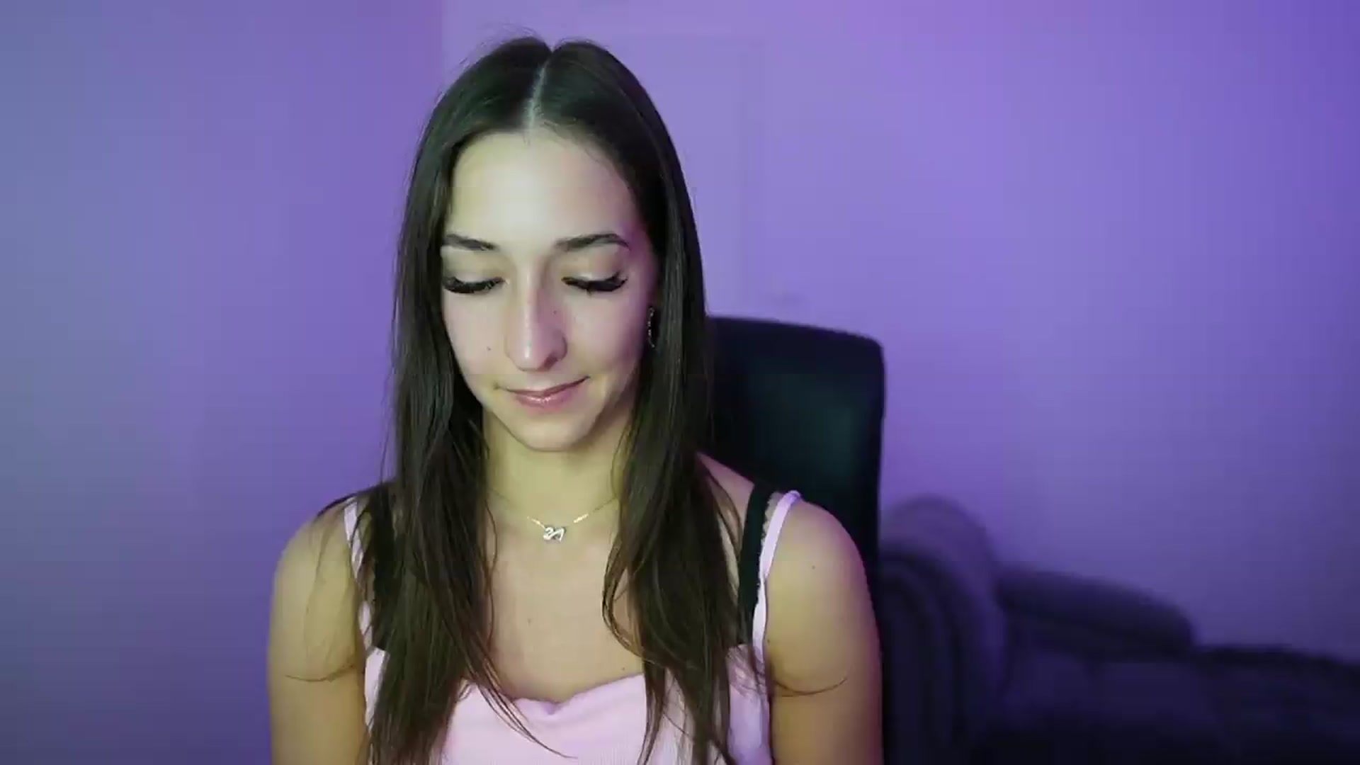 Gallery image thumbnail from Brunettte_18's myfreecams stream on, 05/19/2026, 20:19 image 2 of 20