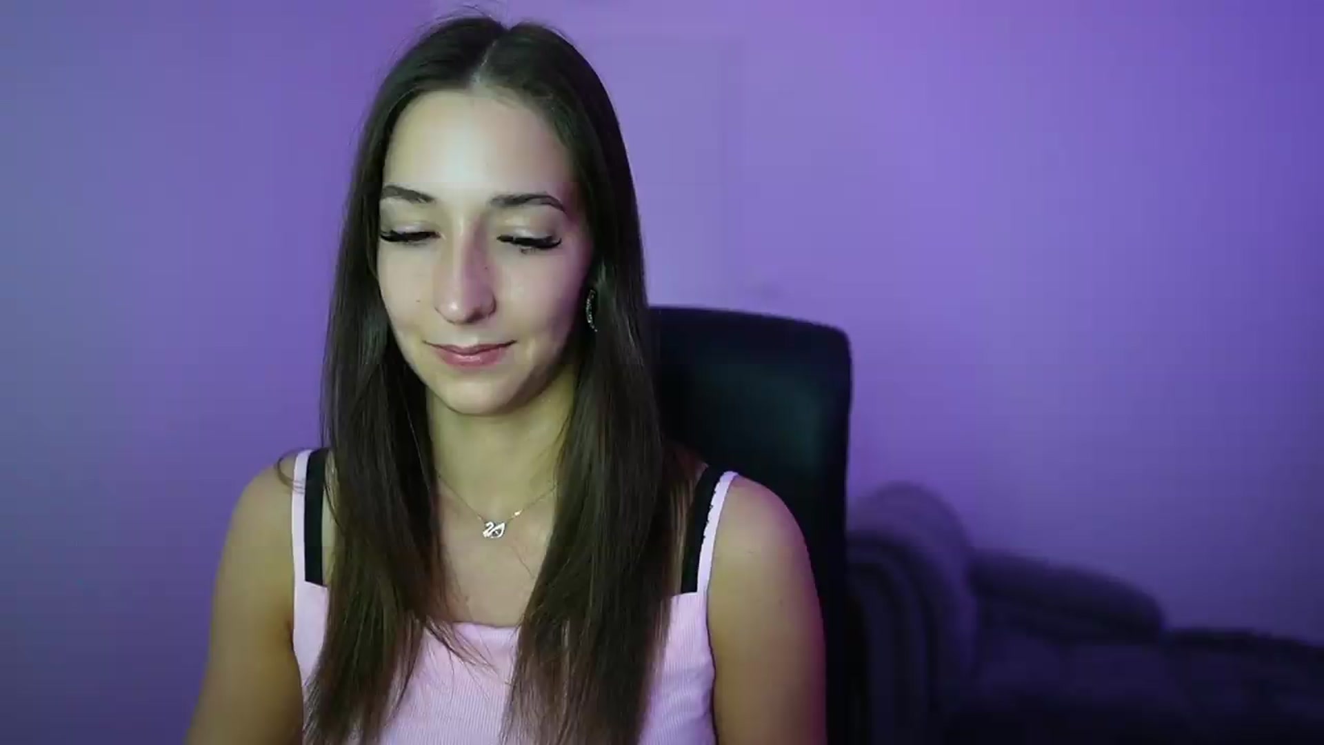 Gallery image thumbnail from Brunettte_18's myfreecams stream on, 05/19/2026, 21:50 image 1 of 20