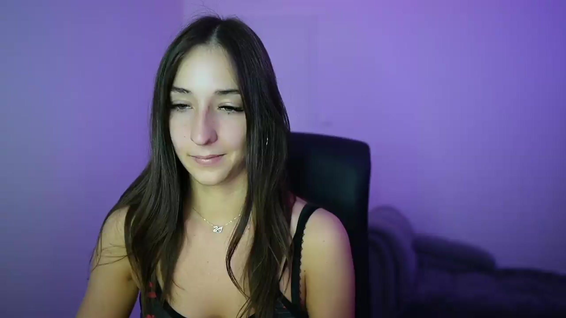 Gallery image thumbnail from Brunettte_18's myfreecams stream on, 05/20/2026, 15:10 image 2 of 20