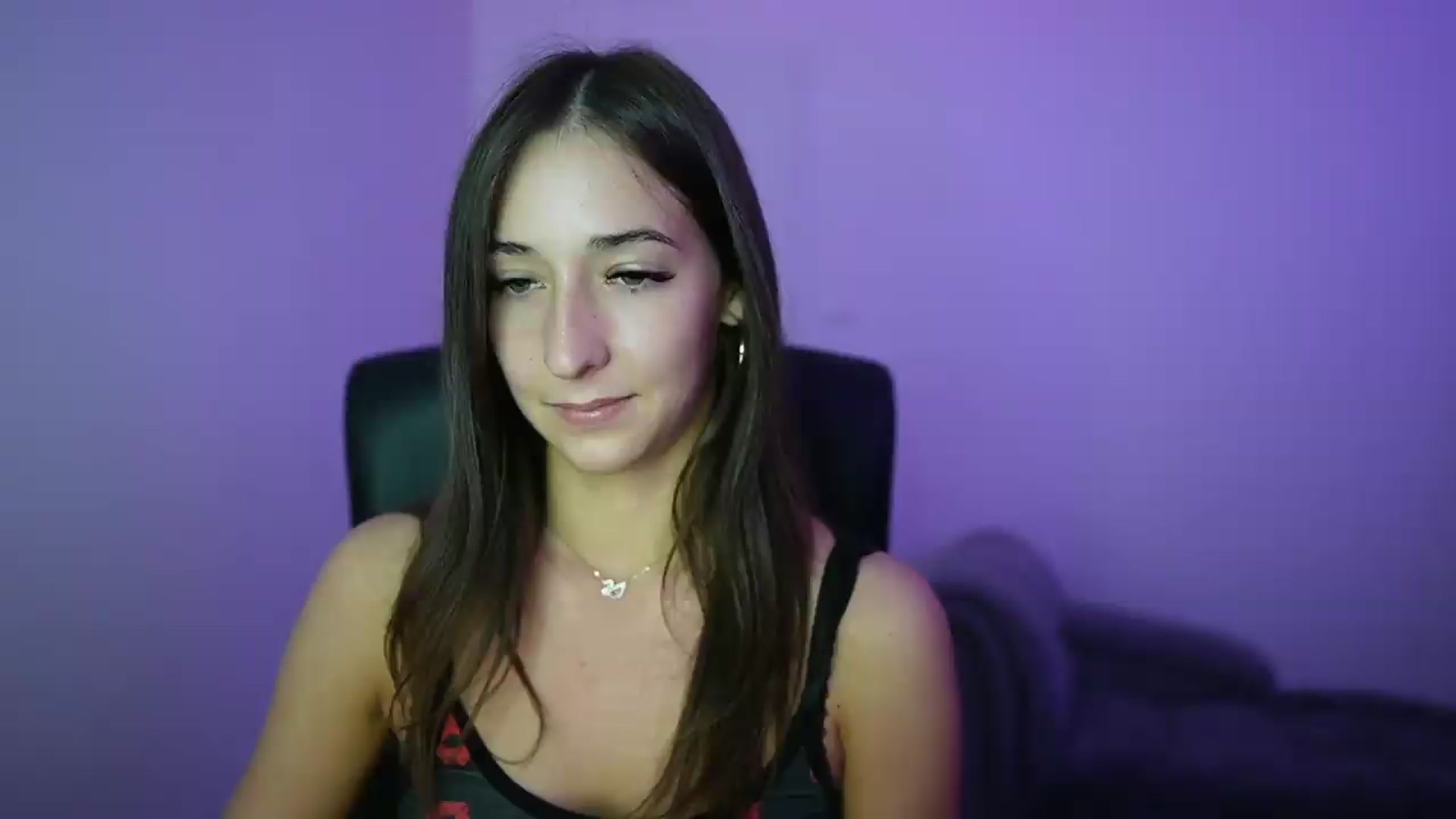 Gallery image thumbnail from Brunettte_18's myfreecams stream on, 05/20/2026, 16:06 image 1 of 20
